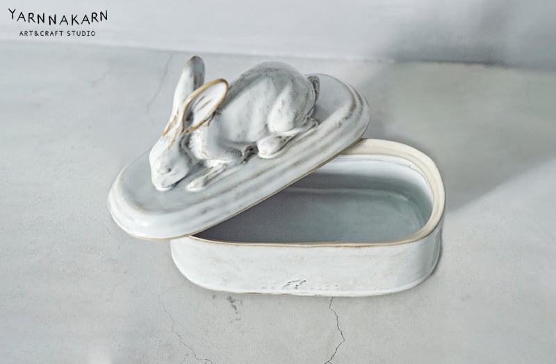 Rabbit Container : 独特の存在感があるウサギのオブジェがカワイイ