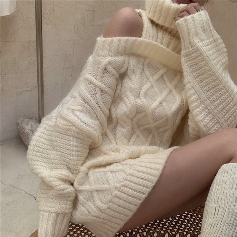One Piece Knit Sexy ワンピース ニット セーター タートルネック オープンショルダー 肩出し 肌見せ オフホワイト 無地 長袖 ボリューム袖 萌え袖 ドロップショルダー ミニ丈 ざっくり ゆったり 大人 可愛い フェミニン セクシー きれいめ カジュアル デート お出かけ