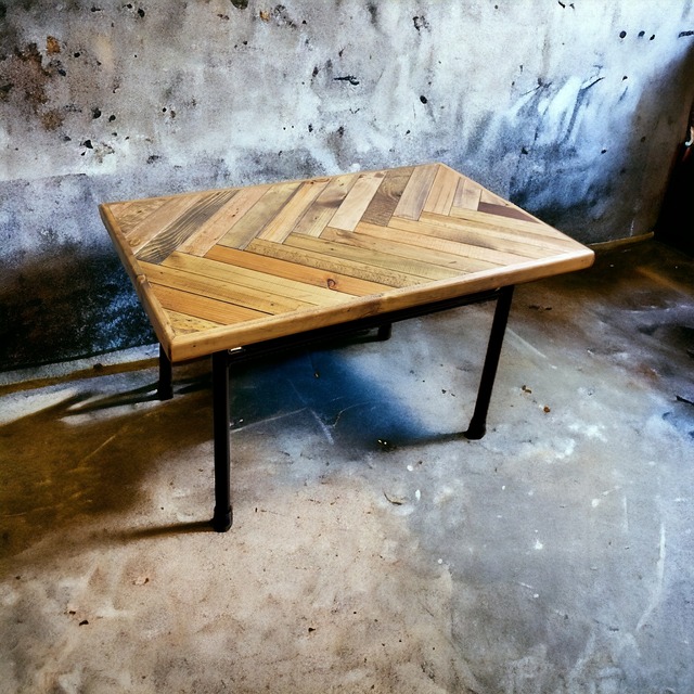 Pallet Table（廃パレット×学校机）