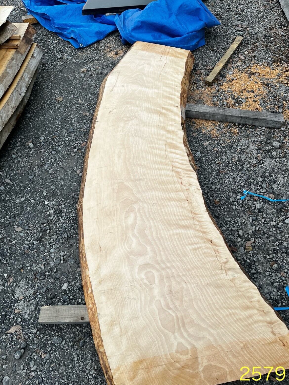 真樺（マカバ） 一枚板 | 千年家具 - 一枚板 テーブル専門店