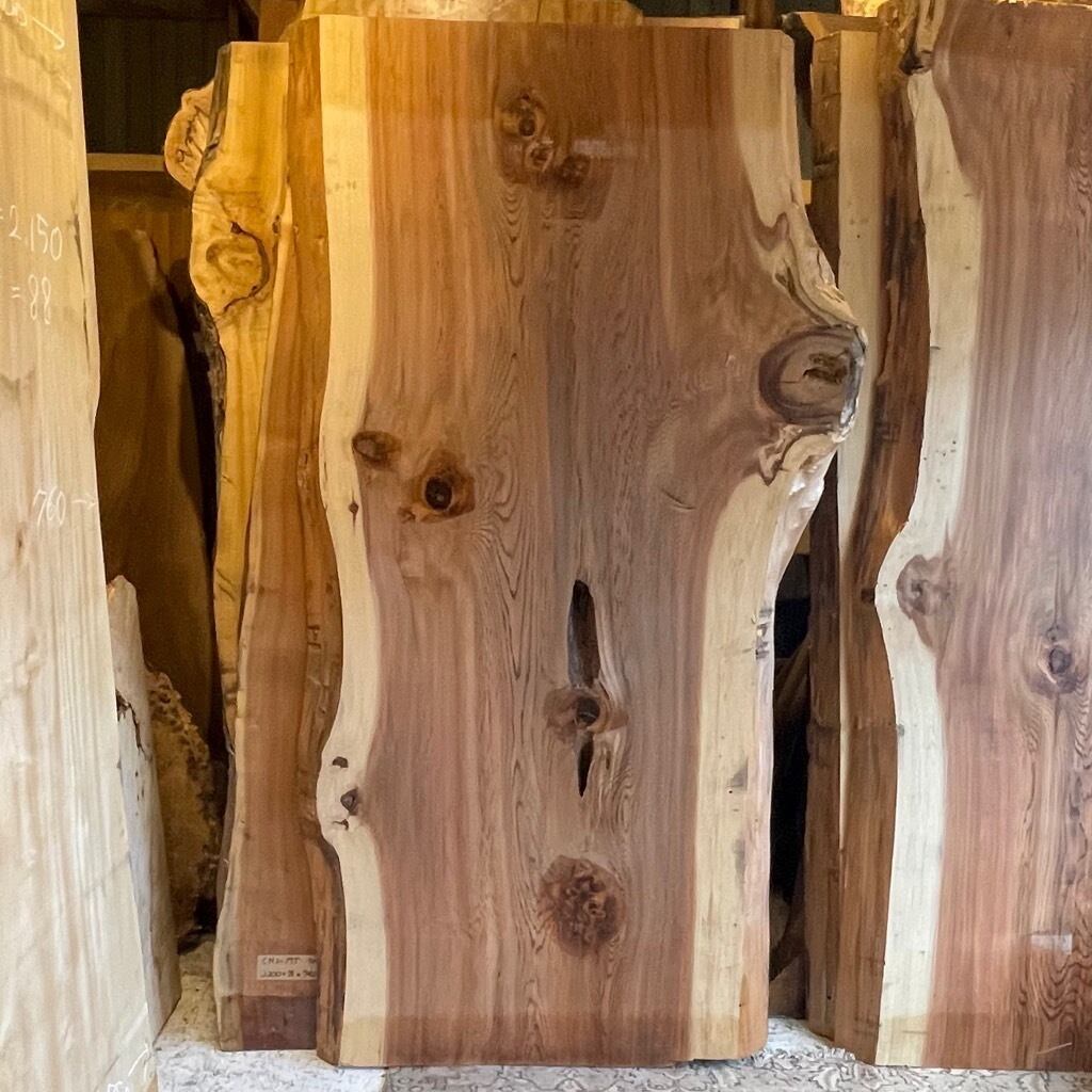 2/20まで！杉無垢材のダイニングテーブル【ハンドメイド】 （杉③ 一枚  