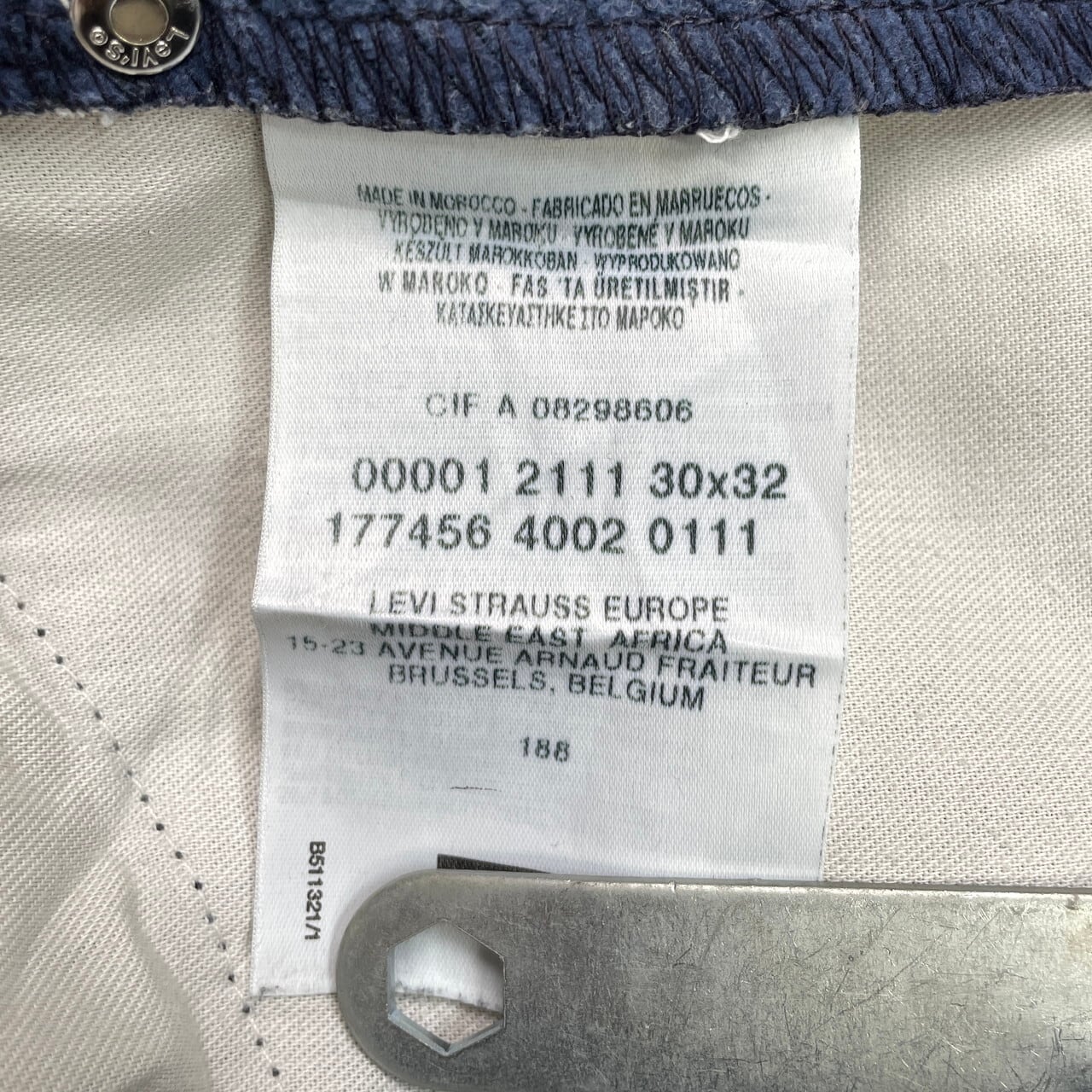 00s Euro Levi’s ENGINEERED JEANS コーデュロイ 古着 00s Euro Levi's 「Engineered Jeans」 立体裁断 変形 3D
