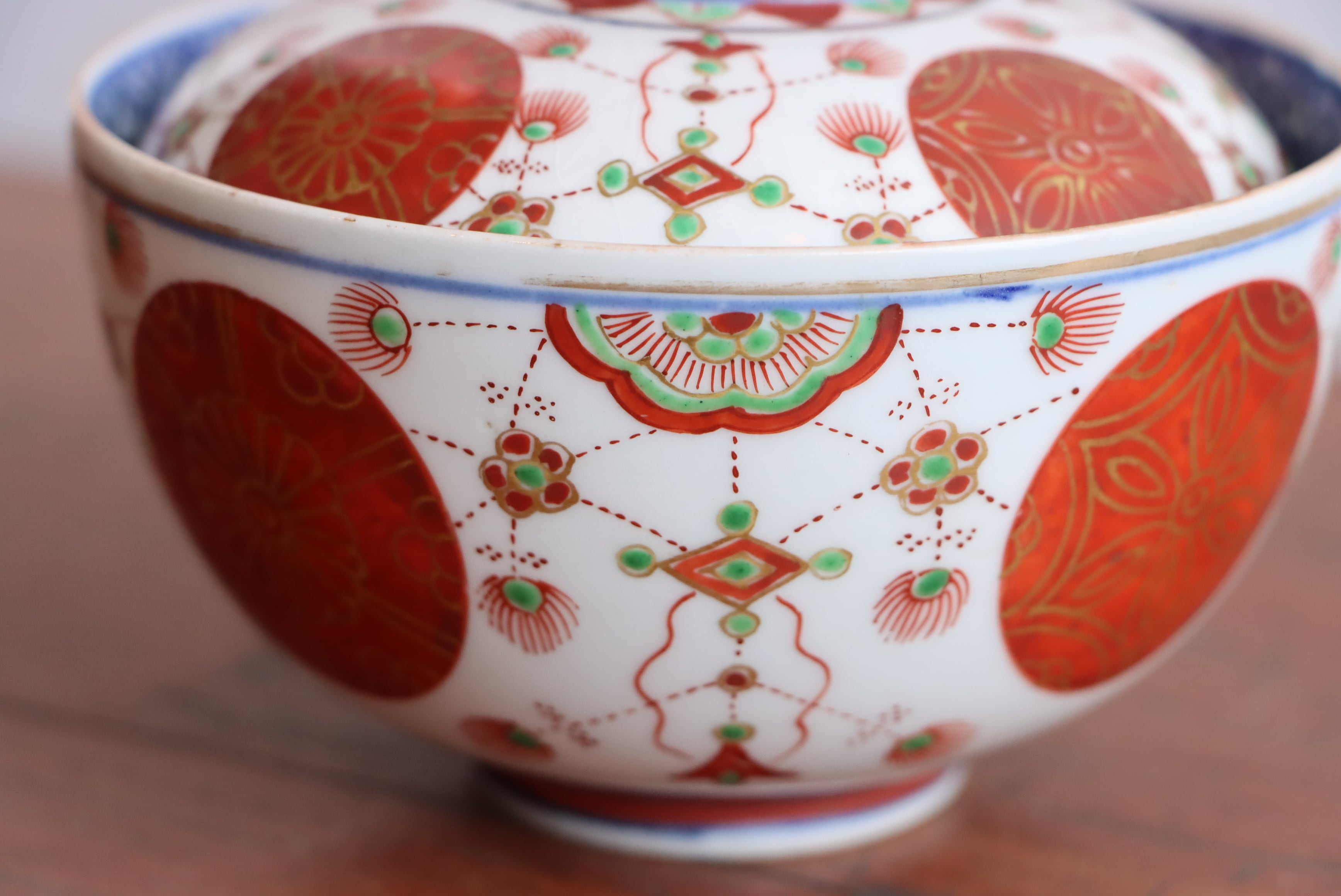 大聖寺伊万里 色絵 赤玉瓔珞文 蓋茶碗 通りもの/Daisyo-ji Imari