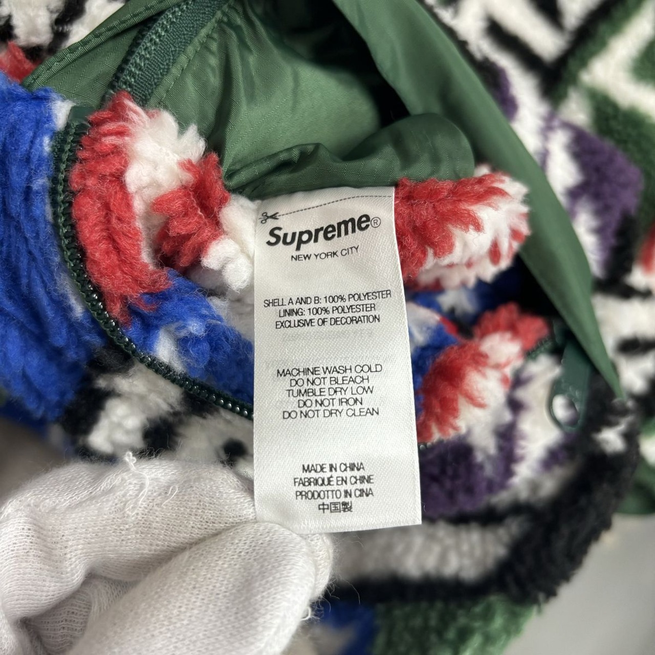 シュプリーム Supreme シュプリーム リバーシブル 痛い ロゴ フリース