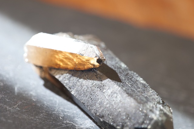 ポーランド産　スモーキークオーツ　セルフヒールド　ポイントB(大)