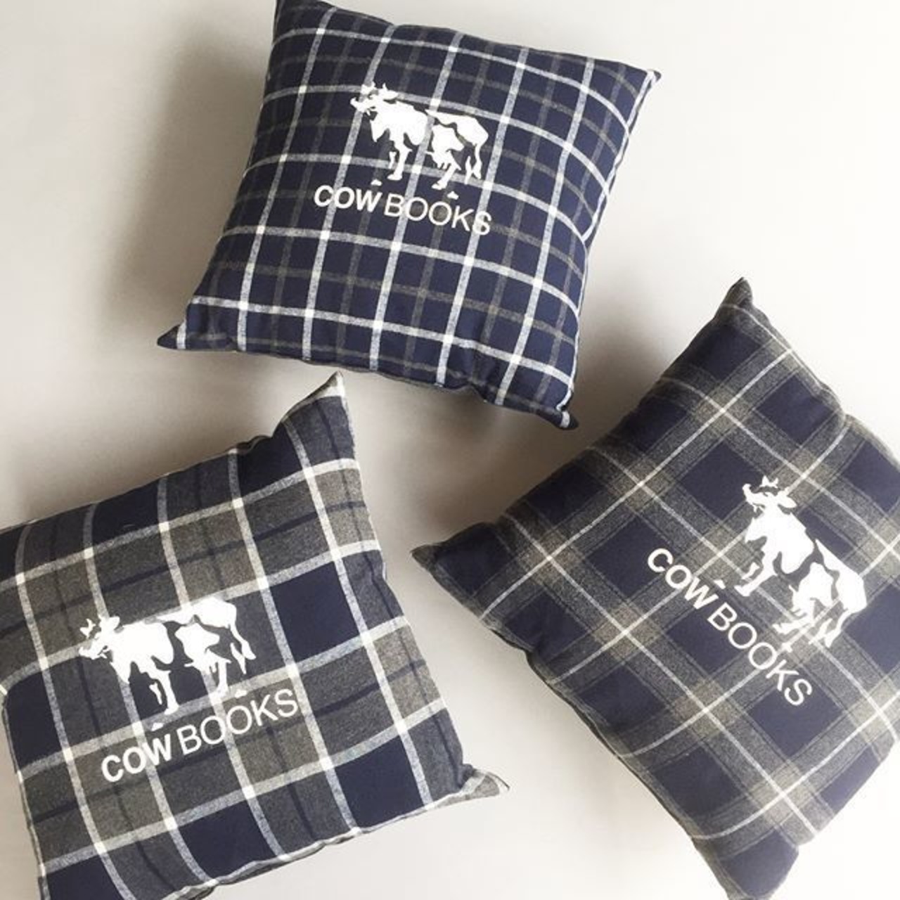 COWBOOKS / READING CUSHION / NAVY CHECK / カウブックス / リーディングクッション / ネイビーチェック / (A)