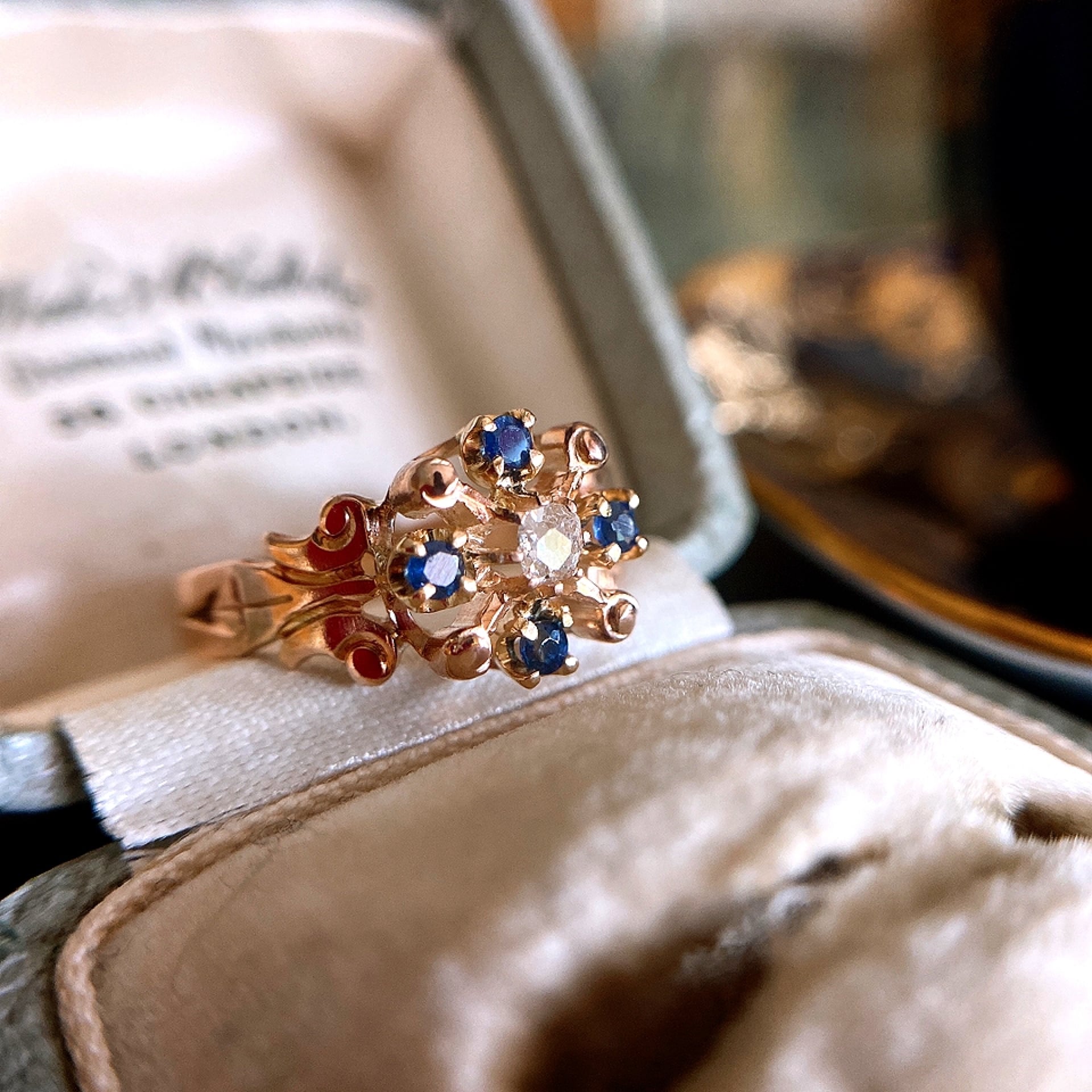 ダイヤモンド&サファイアヴィクトリアンリング | Maria Alonso Antiques