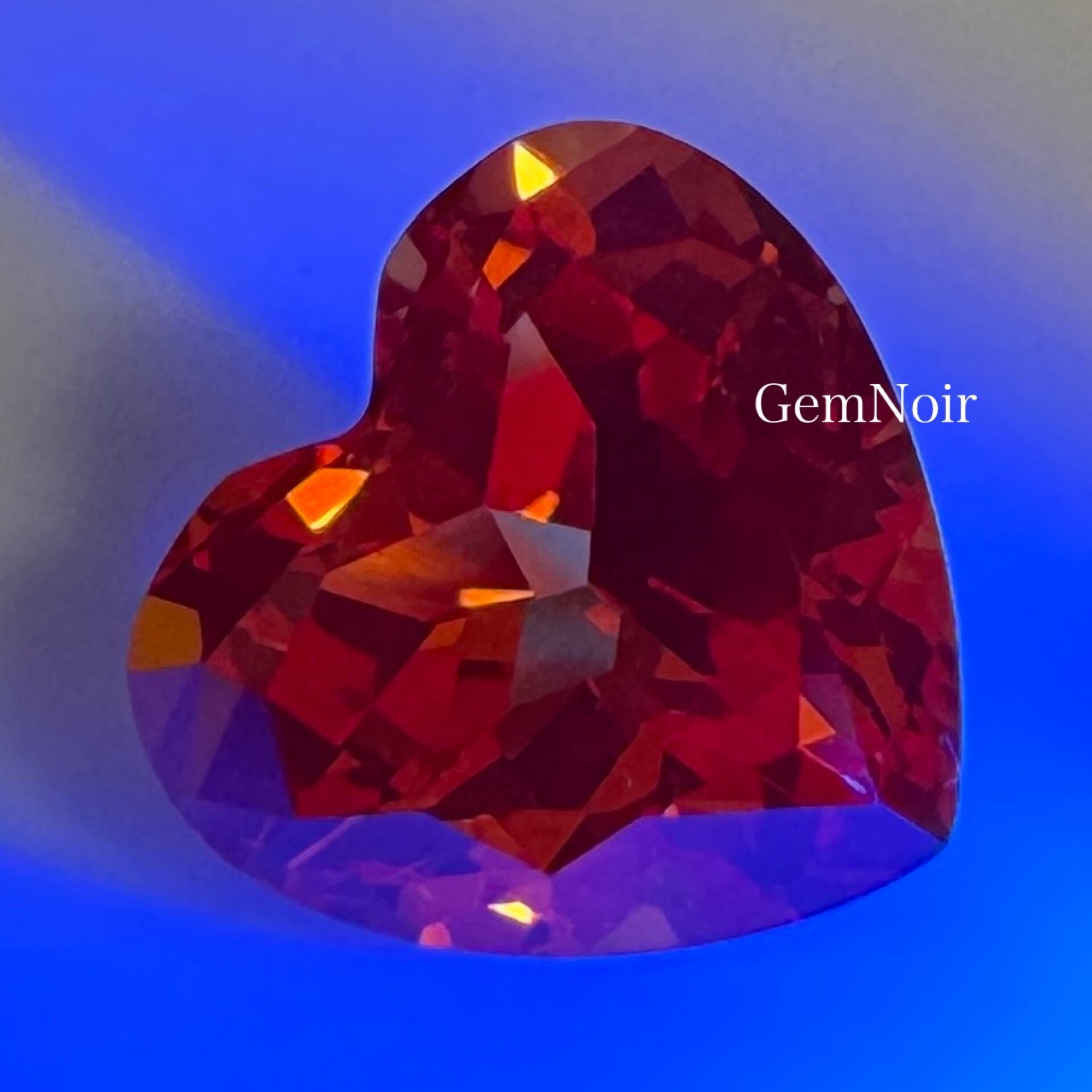 1.66ct 縦6.5×横7×4.4mm前後 【秋の心】合成オレンジサファイア×ハート 
