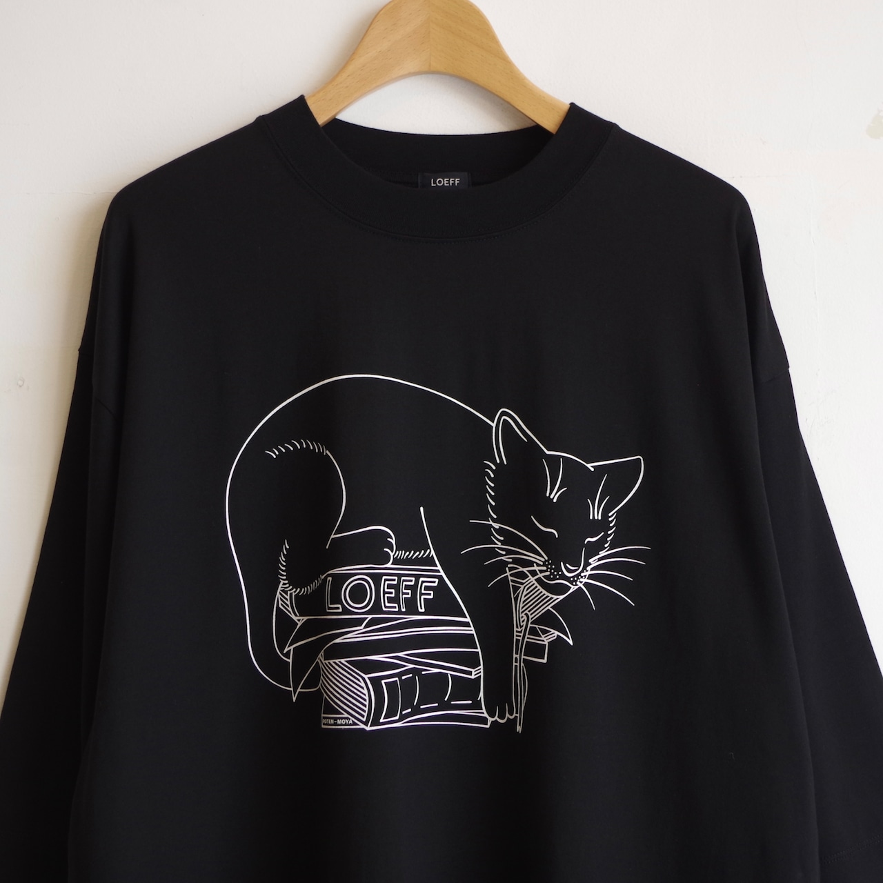 LOEFF SLEEPING CAT TEE
