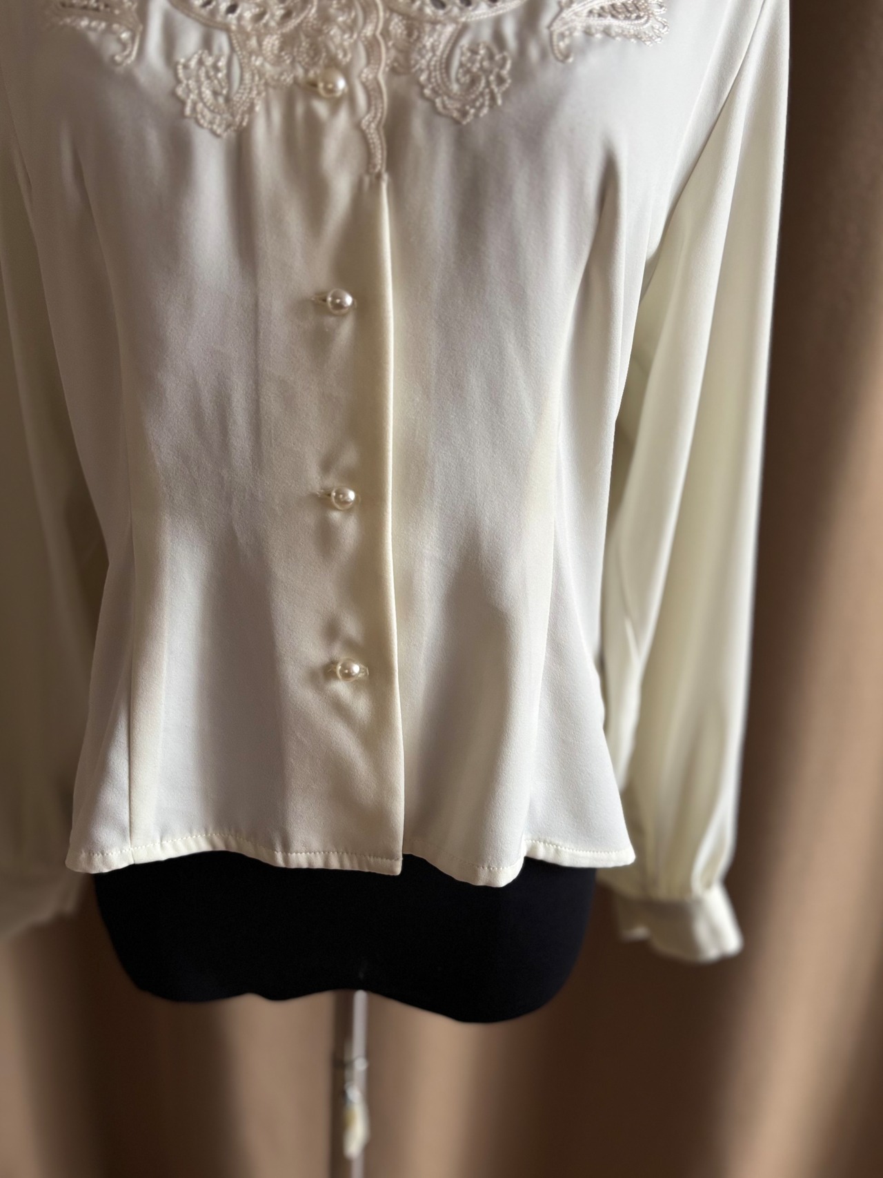 ornate paisley embroidery v-neck shirt-5273-6