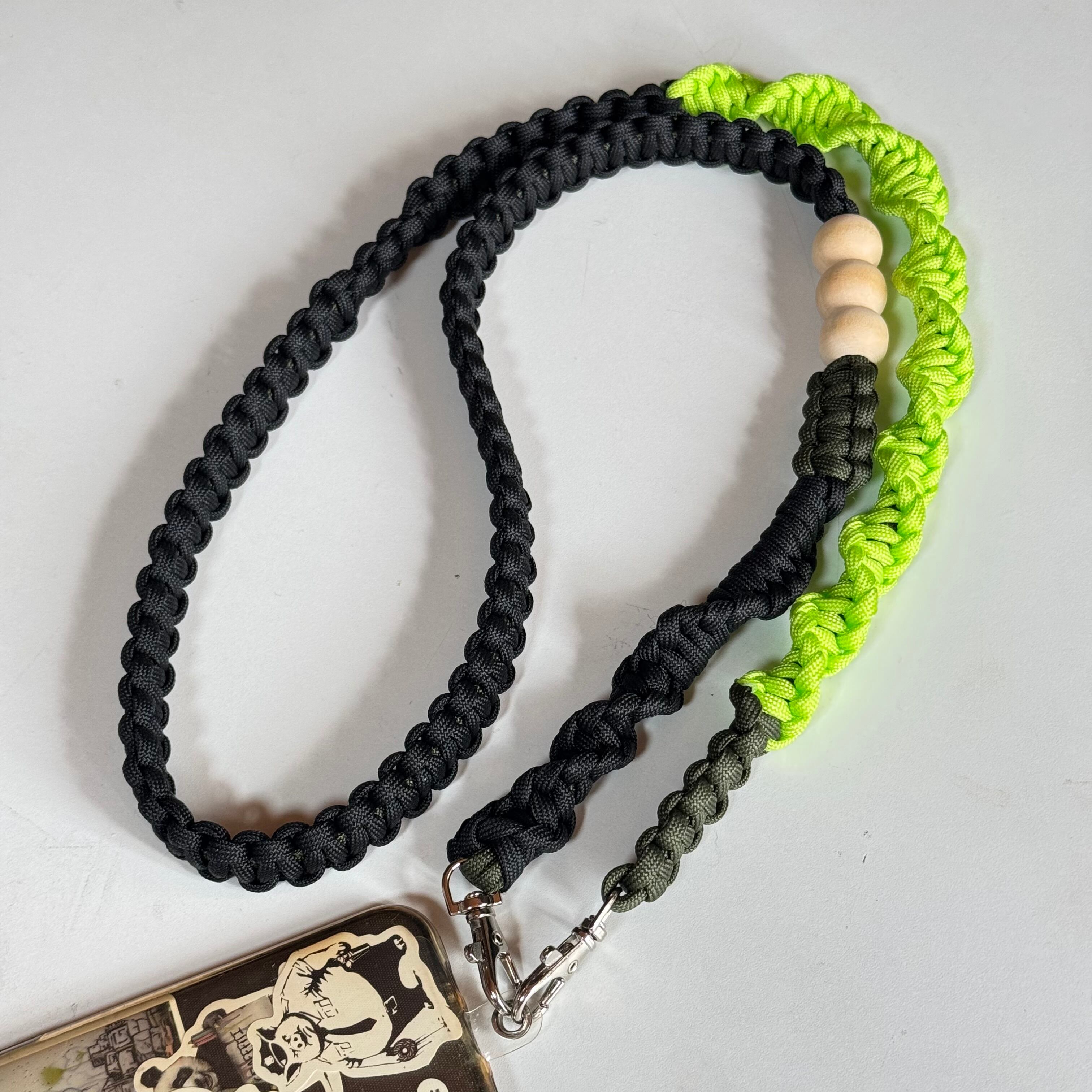 パラコード スマホストラップ　ハンドメイド パラコード ハンドメイド キーホルダー スマホストラップ ハンド