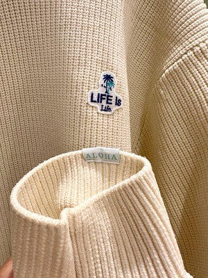 ★LIFE is スプリングふんわりニット ¥5,900（¥6,490）