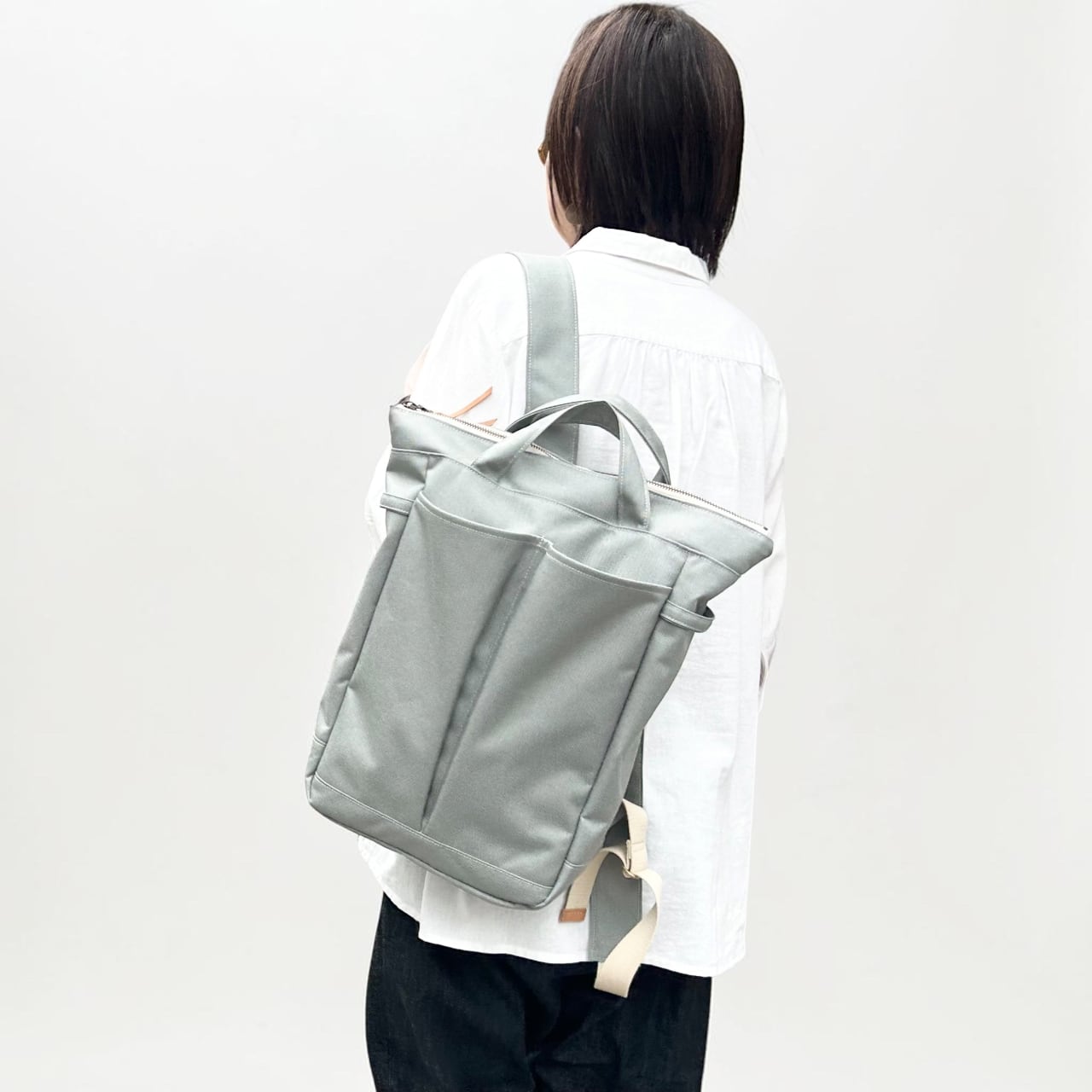 即納商品 hike35:グレー(撥水加工ナイロン素材リュック)