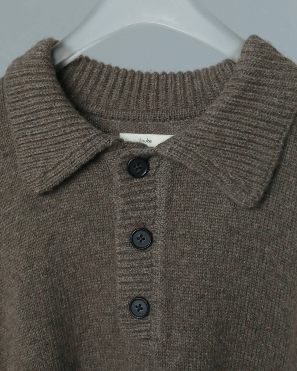 anuke(アンヌーク) Wool Polo Knit | サウスオレンジ｜メンズ