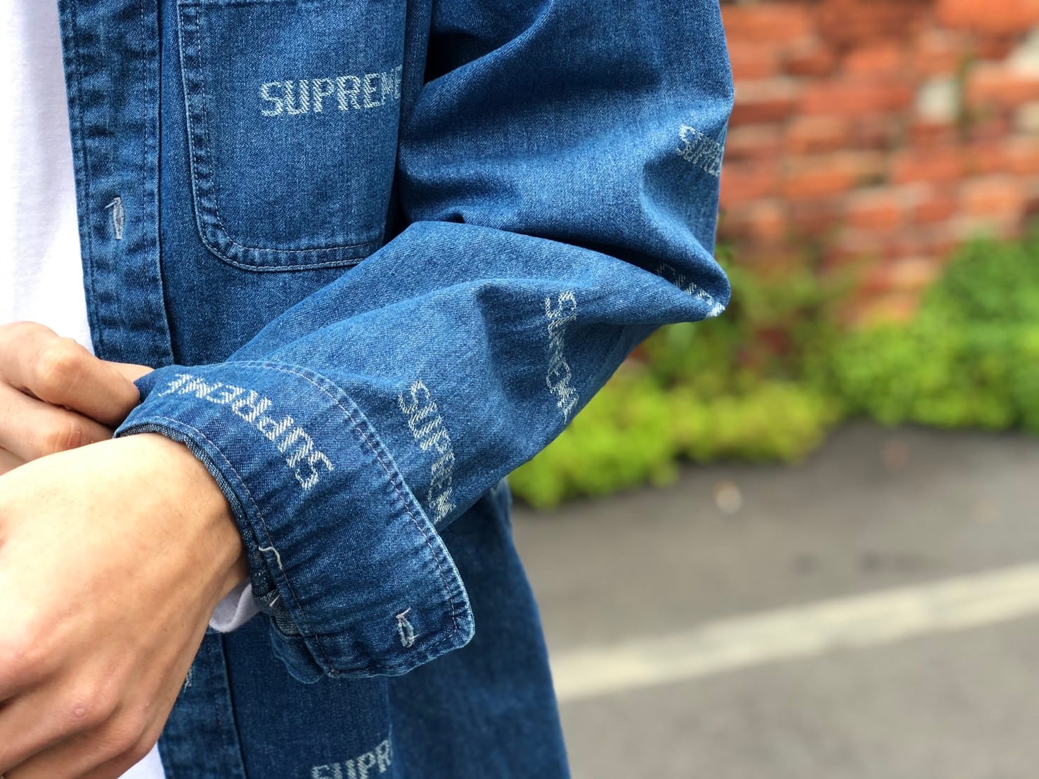 Supreme 19SS LOGO DENIM SHIRT LARGE 140IG6619 | BRAND BUYERS OSAKA