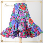 【タグ付き】社交ダンス 衣装 スタンダード スカート レッスンウェア 青 赤 黒 緑 SEKINE セキネ ブラック系 ブルー系 グリーン系 レッド系 花柄 フラワーデザイン Lサイズ ポリエステル 生地 ダンスウェア カラフル 鮮やか スポーティー フェミニン セットアップ お洒落 春夏用 講習用 ステージ衣装 伸縮性 シンプル スタイリッシュ