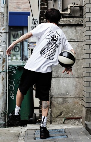 【ホワイト】VAGICK of Providence tee