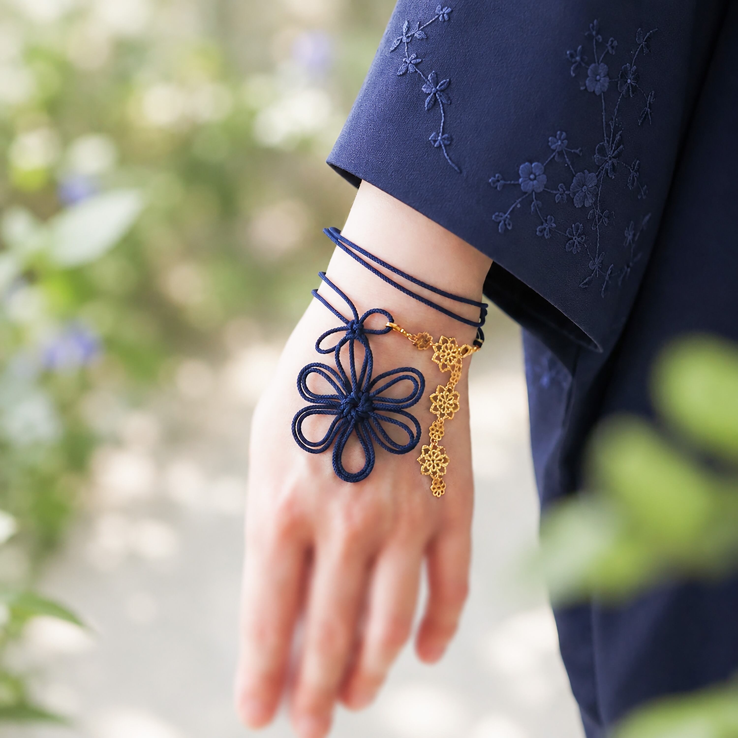 飾り結びブレスレット「怜悧の花」【和風・2重巻】浴衣や着物、洋装にも。