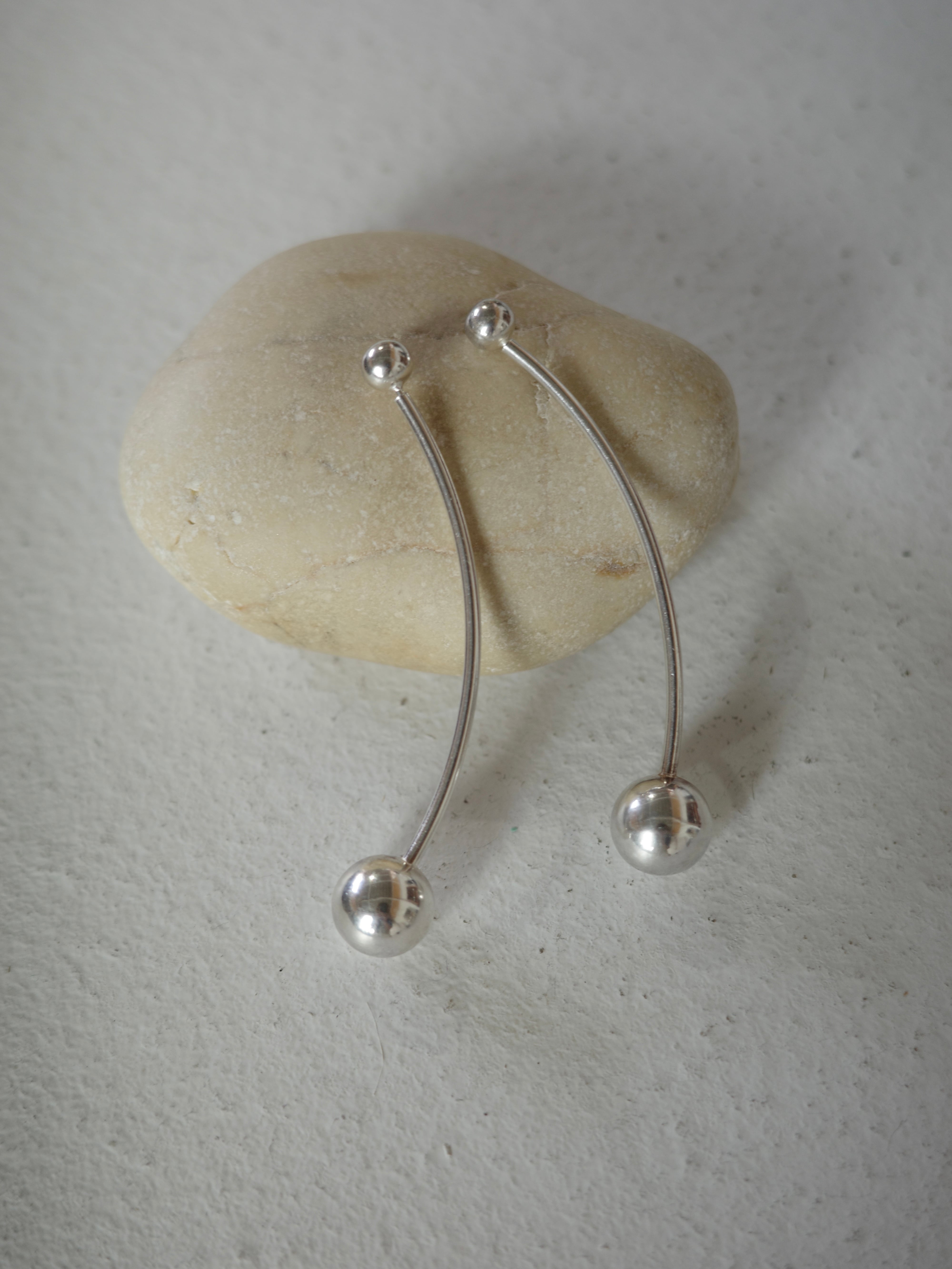 <vintage silver925>double ball curve pierce