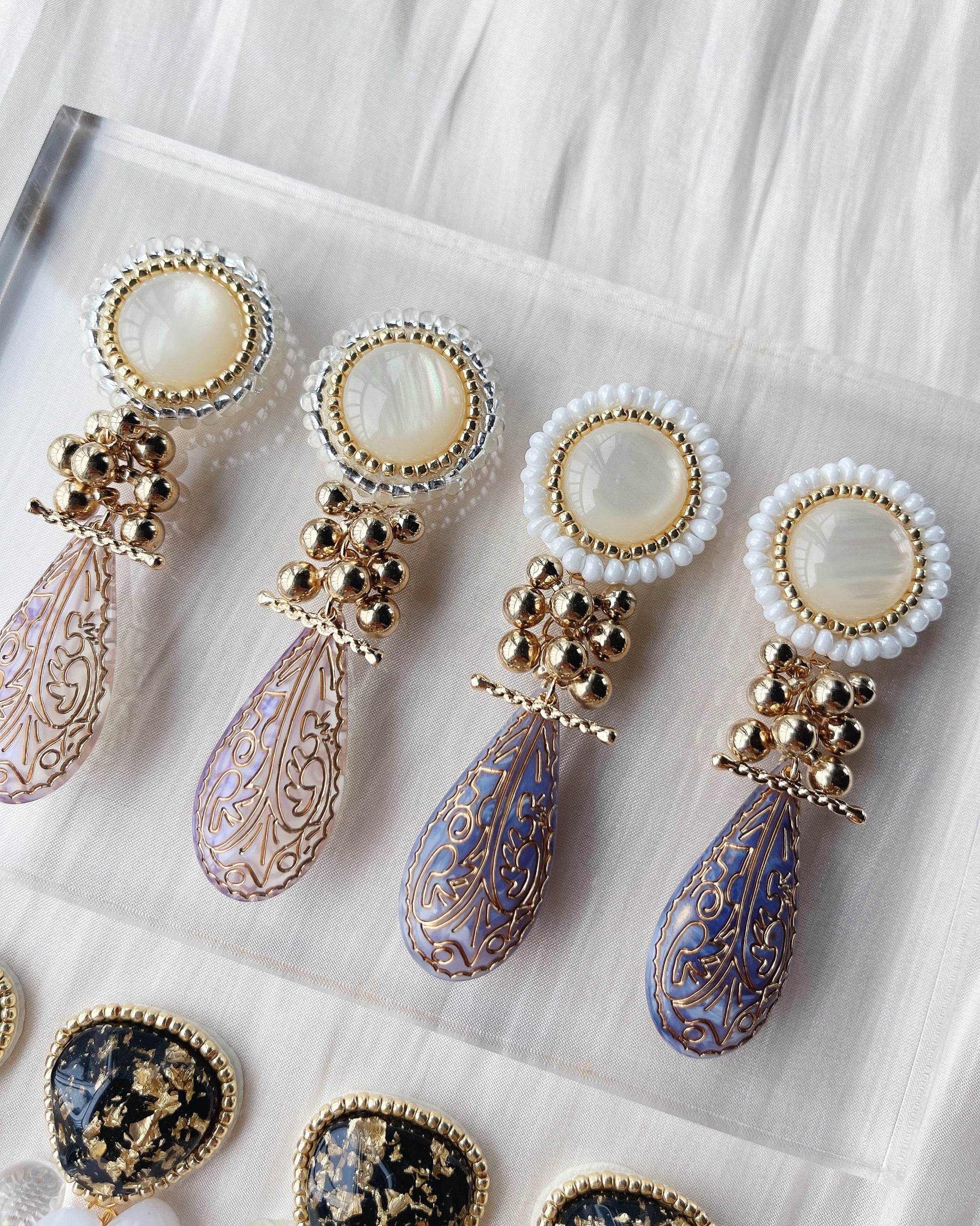 No.851【ﾋﾟｱｽorｲﾔﾘﾝｸﾞ】ビーズ刺繍×アンティーク風 | MiRai