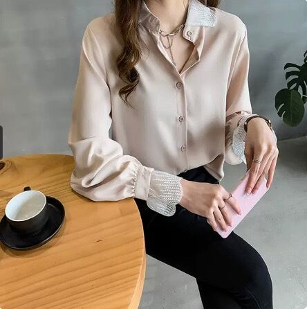 トップス シャツ ブラウス 白シャツ 白トップス ミディアム丈 袖あり 長袖 フレアスリーブ ホルンスリーブ 襟付き フレア セミフレア 細身 ストレート ワイド Aライン Iライン 切り替えデザイン ドッキング スマート 前開き 伸縮性 かわいい 大人可愛い きれいめ シンプル トップス デート シャツ ブラウス 白シャツ 白トップス ミディアム丈