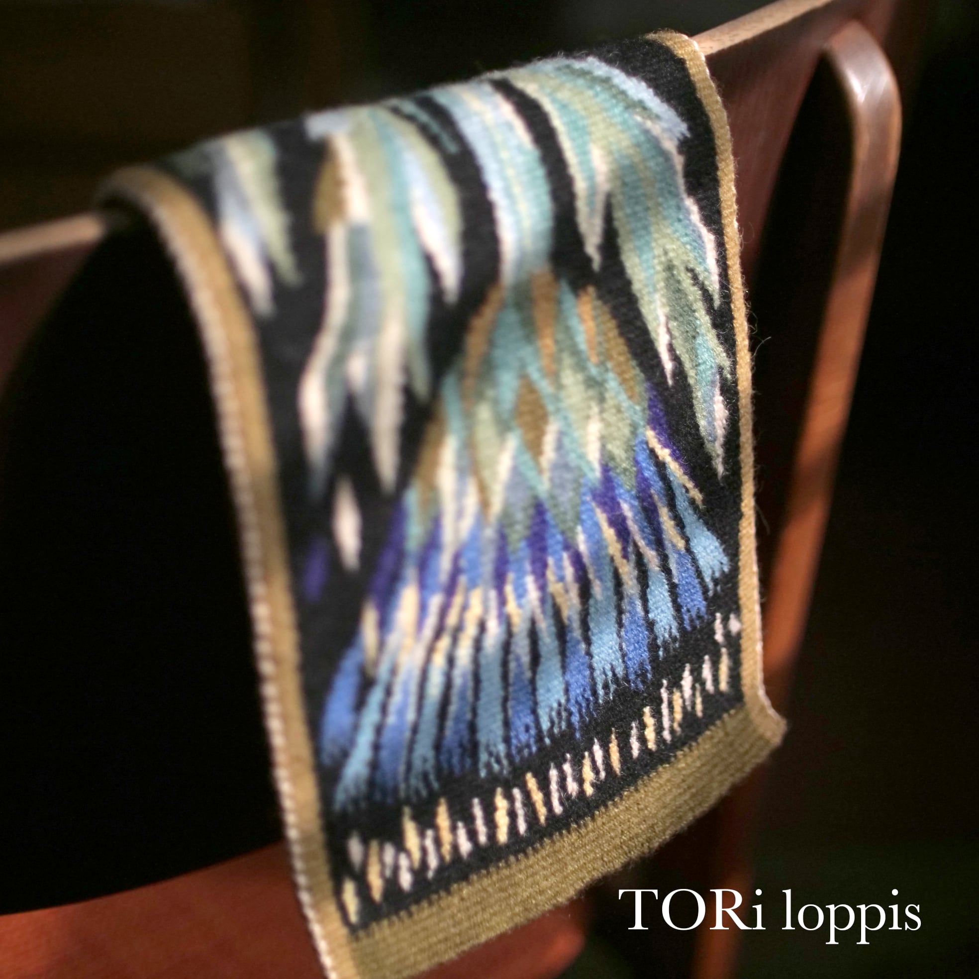 スウェーデン伝統織物 フレミッシュ織のタペストリー(アザミモチーフ)