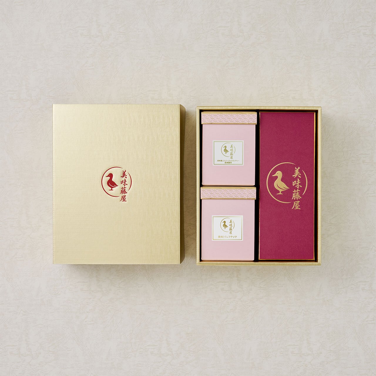 ギフト用詰め合わせ（ビーフ赤ワイン煮、トリュフナッツ、ジャスミンティー）