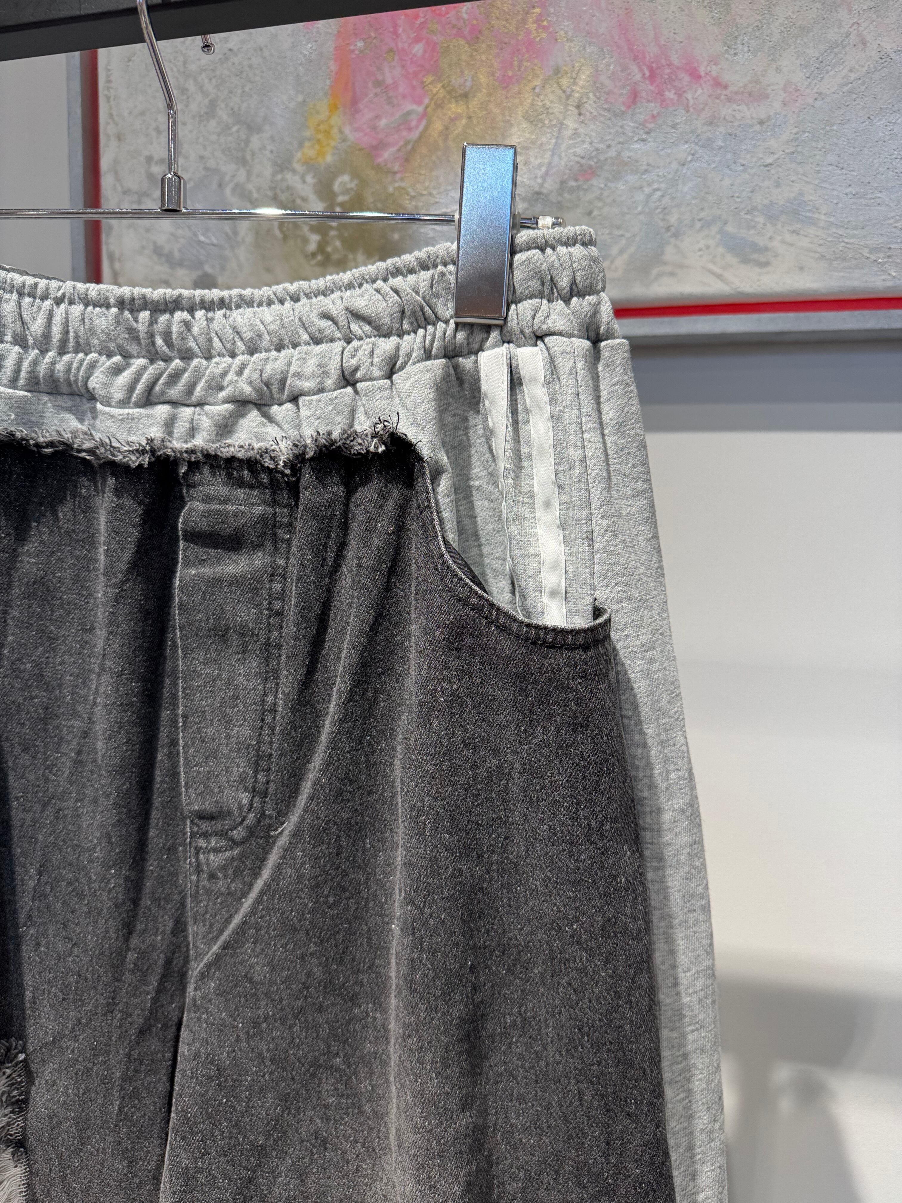 damage denim× sweat pants