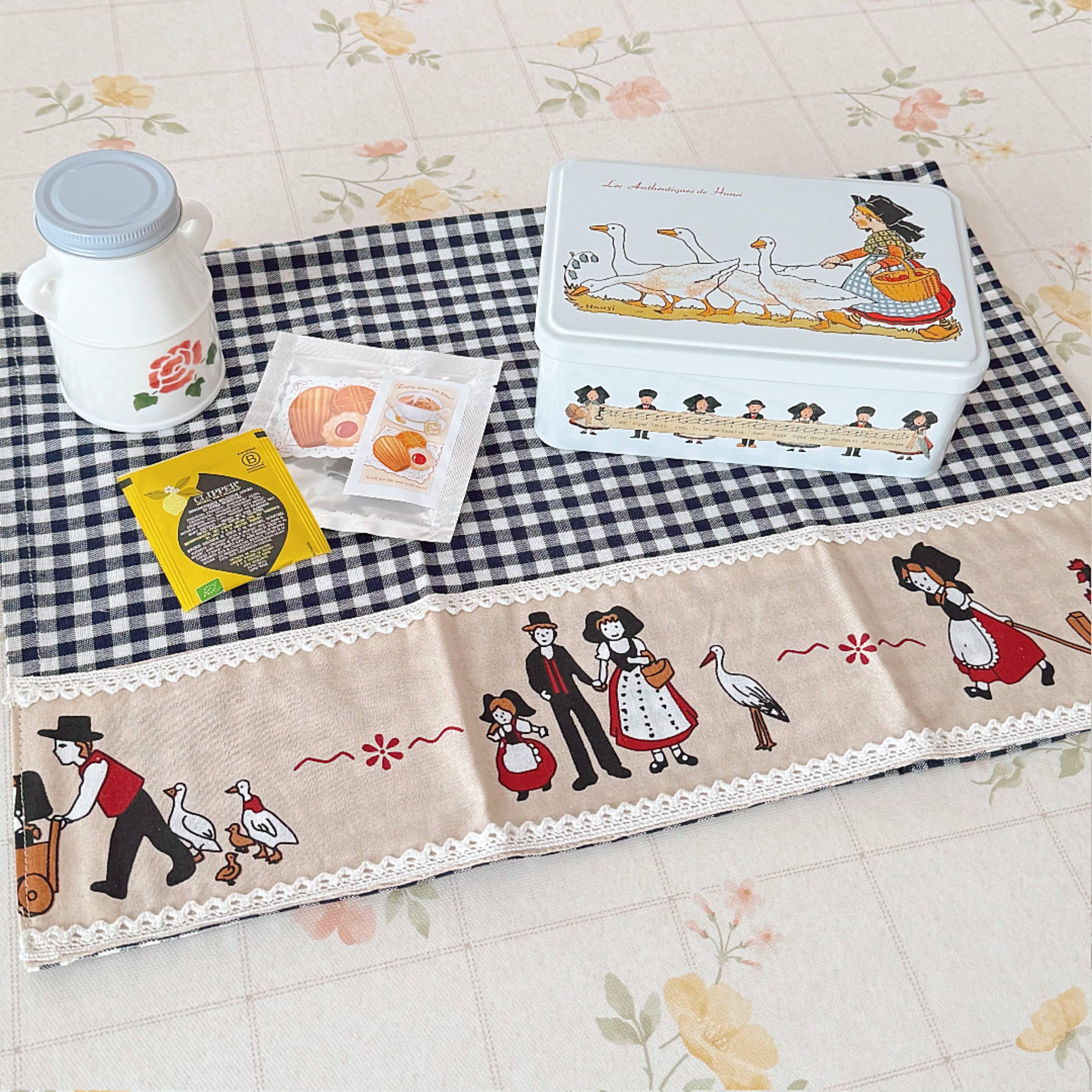 フランスの絵本みたいなTIN缶 長方形 全4種☆Hansi アルザス ブリキ缶