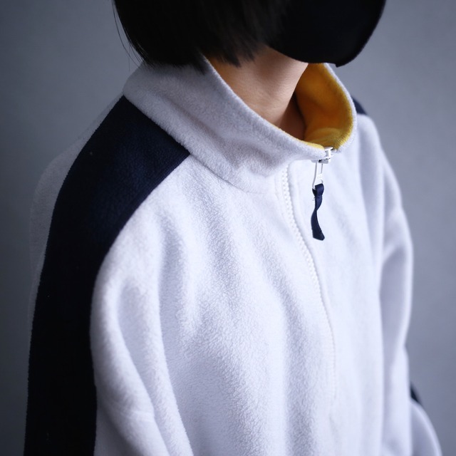 "NAUTICA" switching and sleeve letter design over silhouette fleece pullover