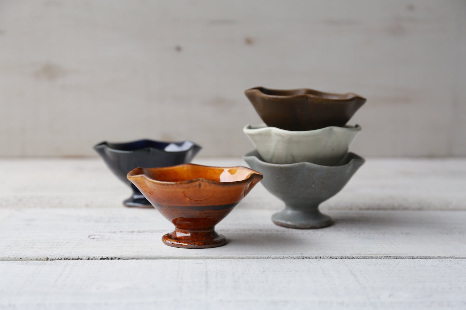 粉引 輪花高台鉢 | 古谷製陶所