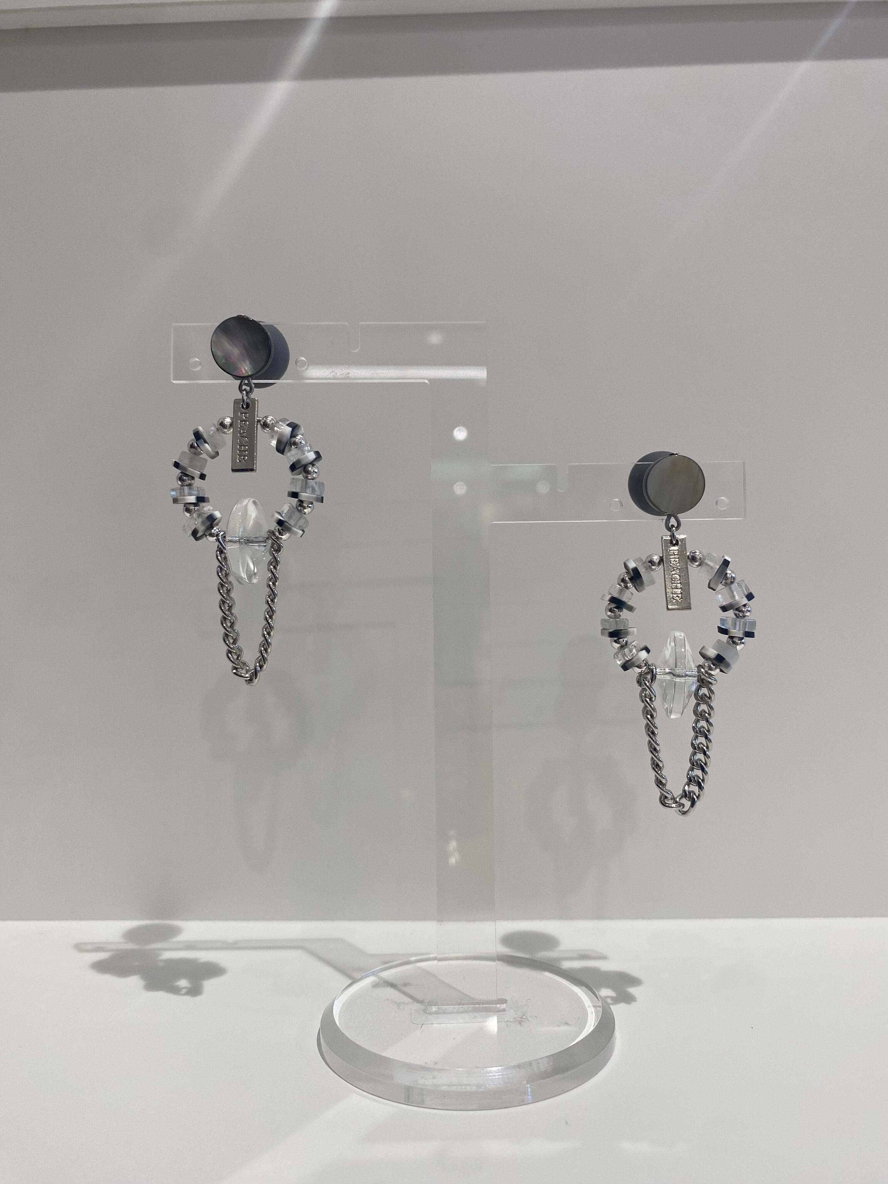 black shell circle chain