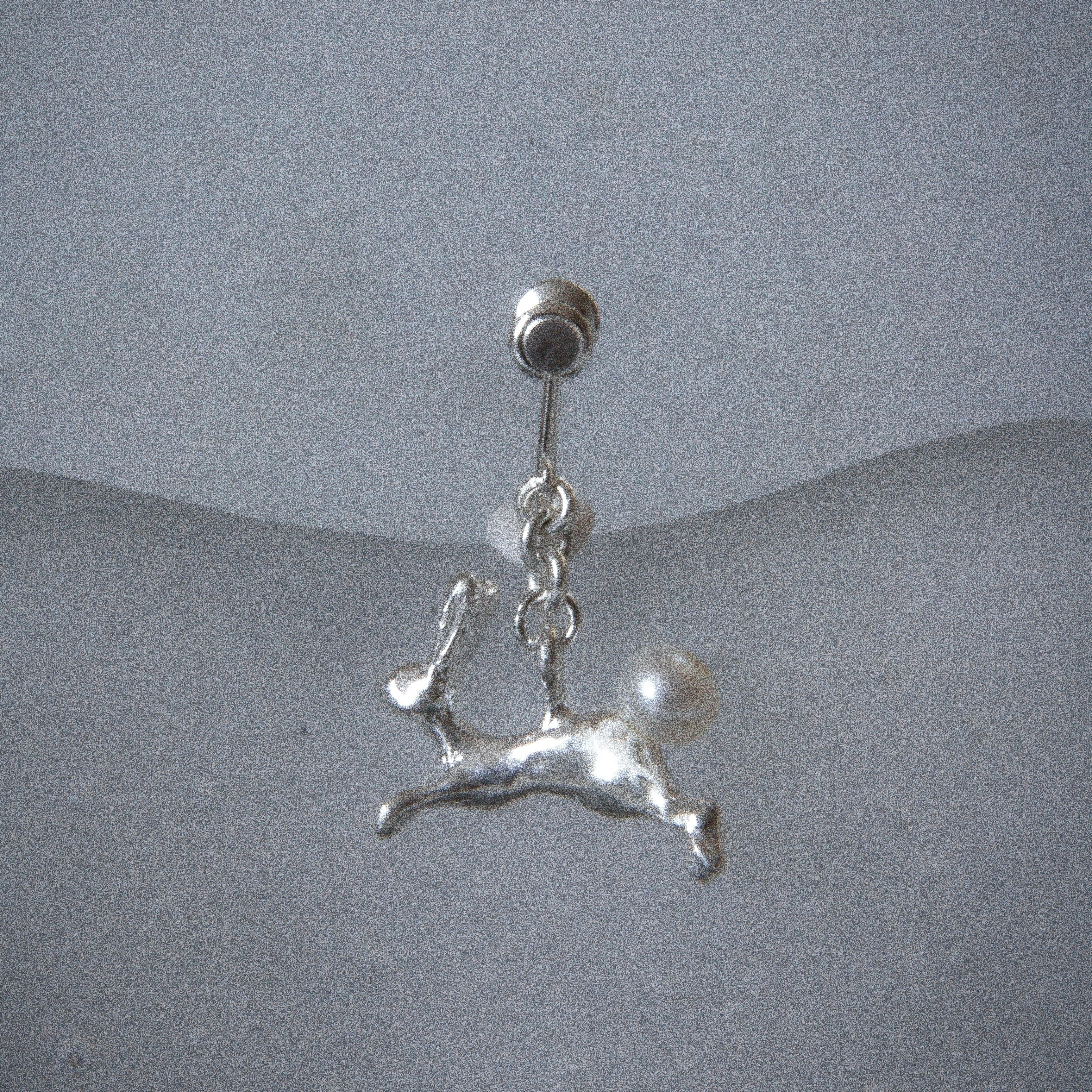 野うさぎイヤリング(シルバー)