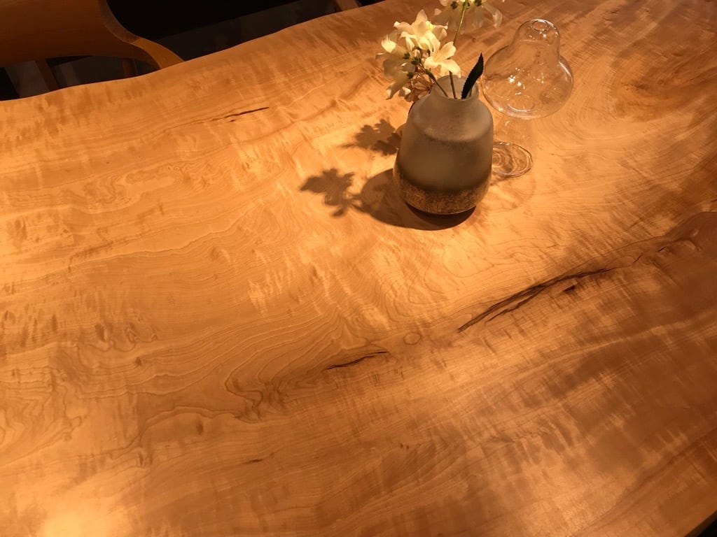 栃（トチ）_2050×760-950-1010×50_横浜元町店_テーブル天板/一枚板