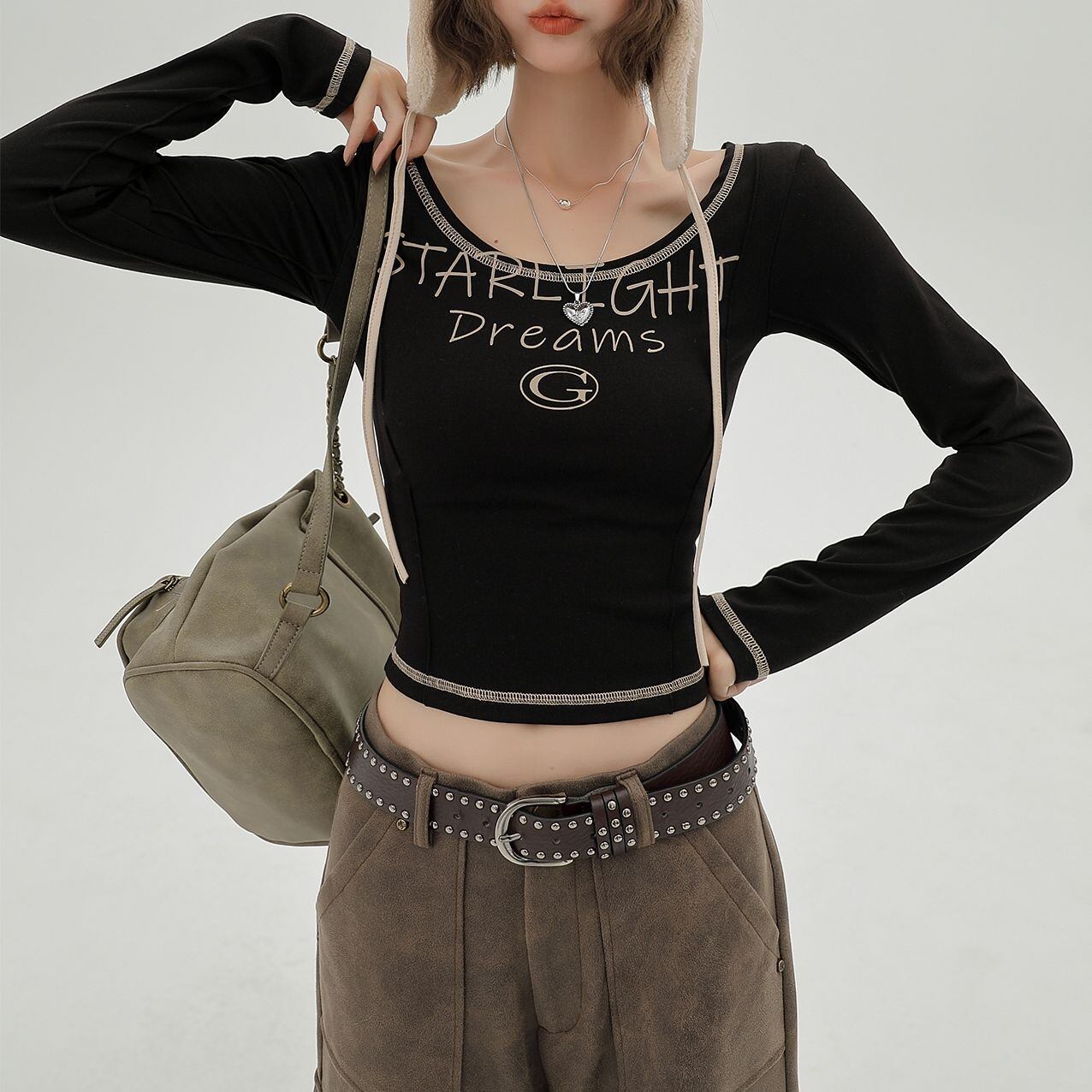 全2色 Tシャツ クロップド丈 Uネック スリムフィット トップス