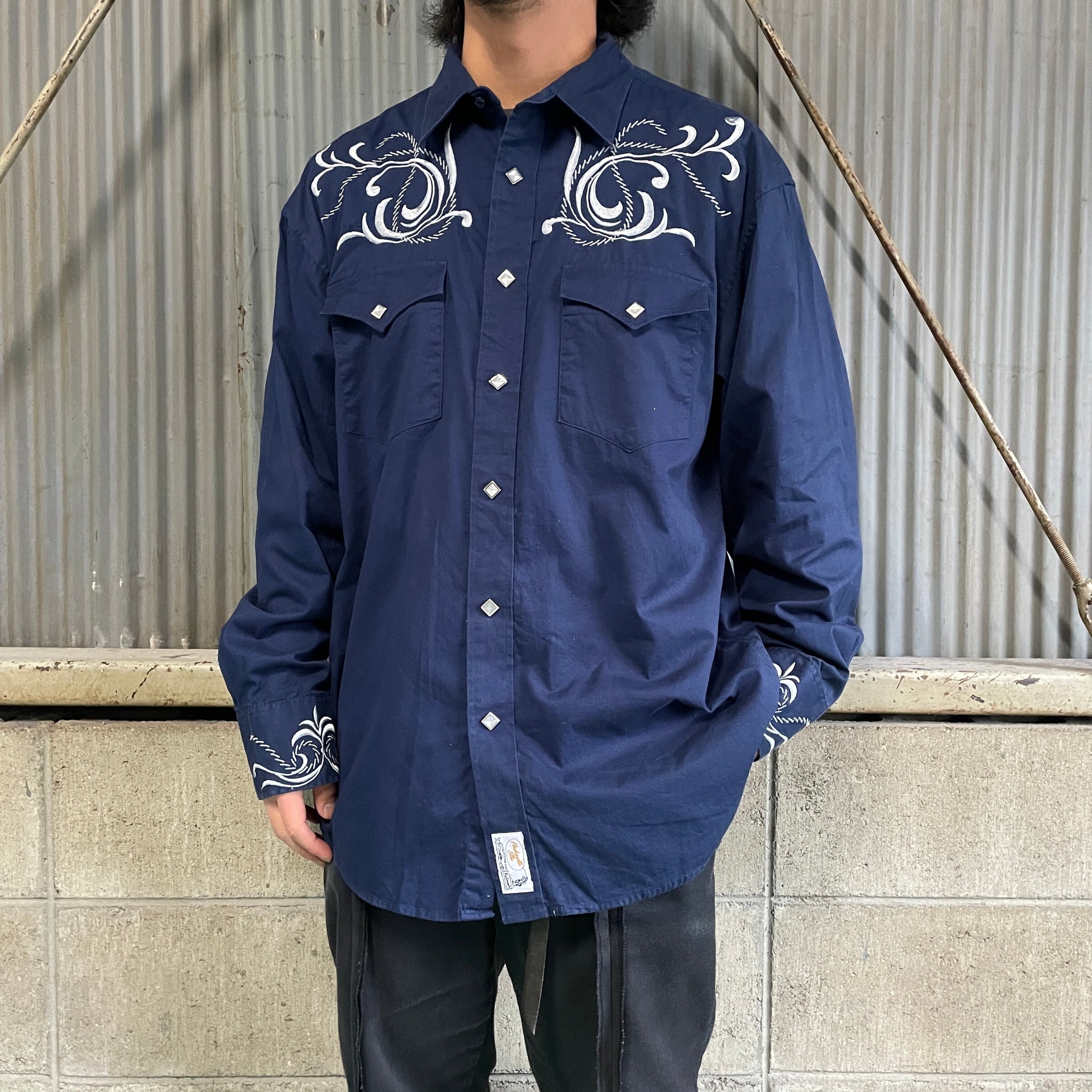 チェスティ 刺繍シャツワンピ 0サイズ チェスティ フラワーレースセットアップ ネイビー 0サイズ Chesty 美品 チェスティ すずらん刺繍  ギンガムチェック柄 半袖 ロング シャツワンピース サイズ0 ブラック系 レディース 古着 中古 : ブランド古着のリュクス - 通販 ... 【古着】花柄刺繍ネイビーシャツ Lサイズ