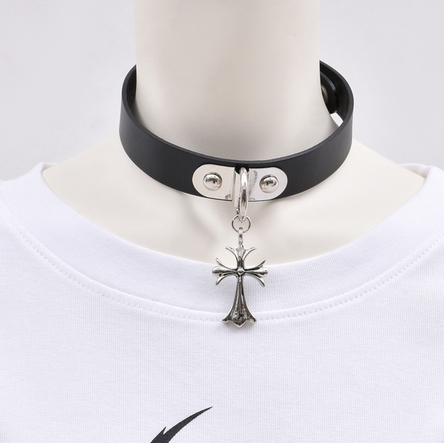 【1/15新着】メタルプレートクロスチョーカー