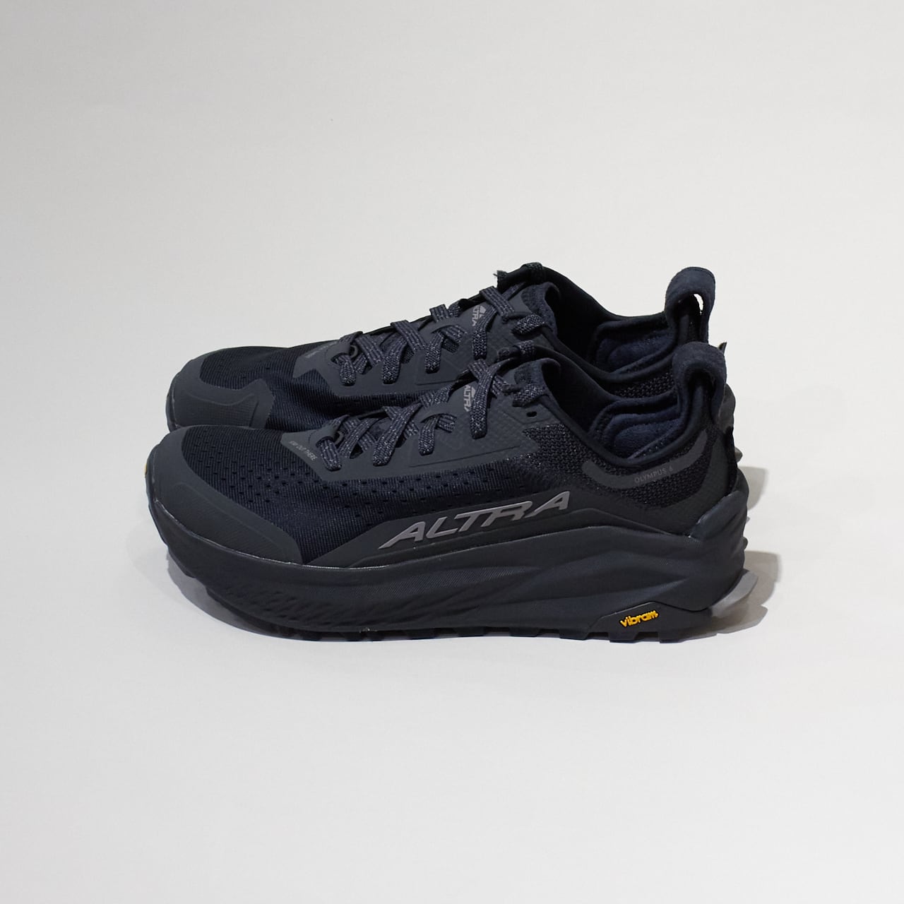 ALTRA（アルトラ）M OLYMPUS 6（オリンパス 6）-BLACK/BLACK メンズ