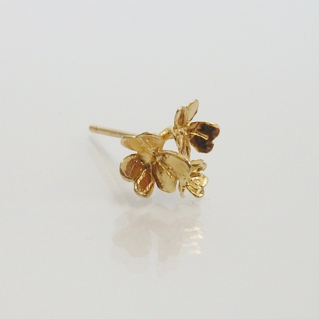 クローバー畑のピアス(gold)