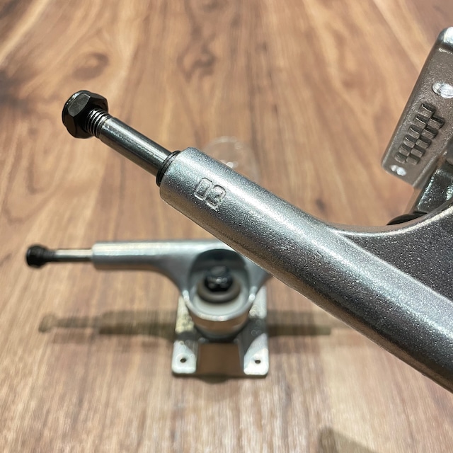 【INDEPENDENT】polished mid trucks silver 139