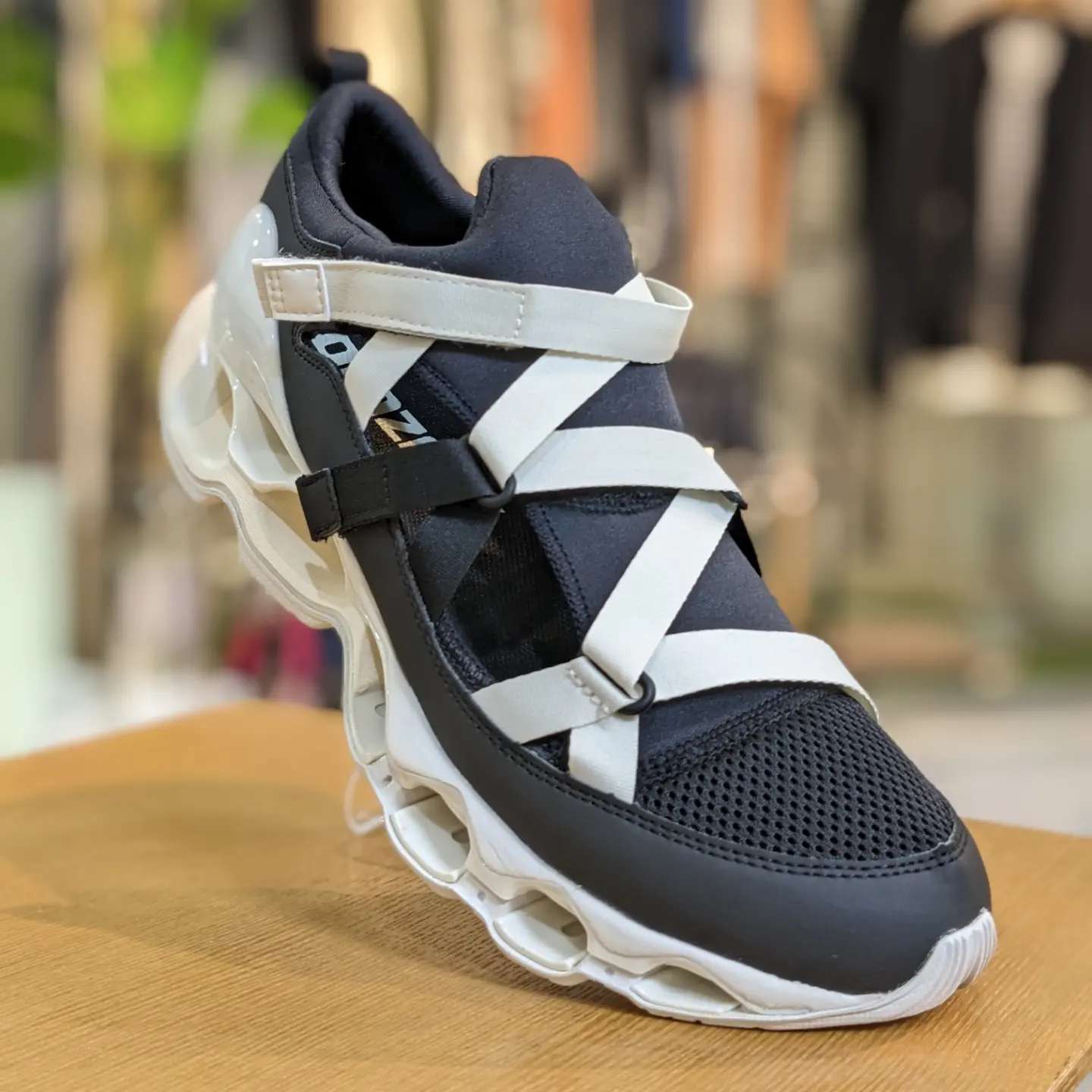 ミズノ2024】 ウエーブプロフェシー ストラップ ［MIZUNO WAVE 