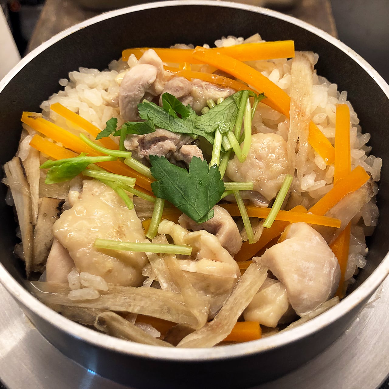 鶏の五目釜めし | 和ダイニング すけろく