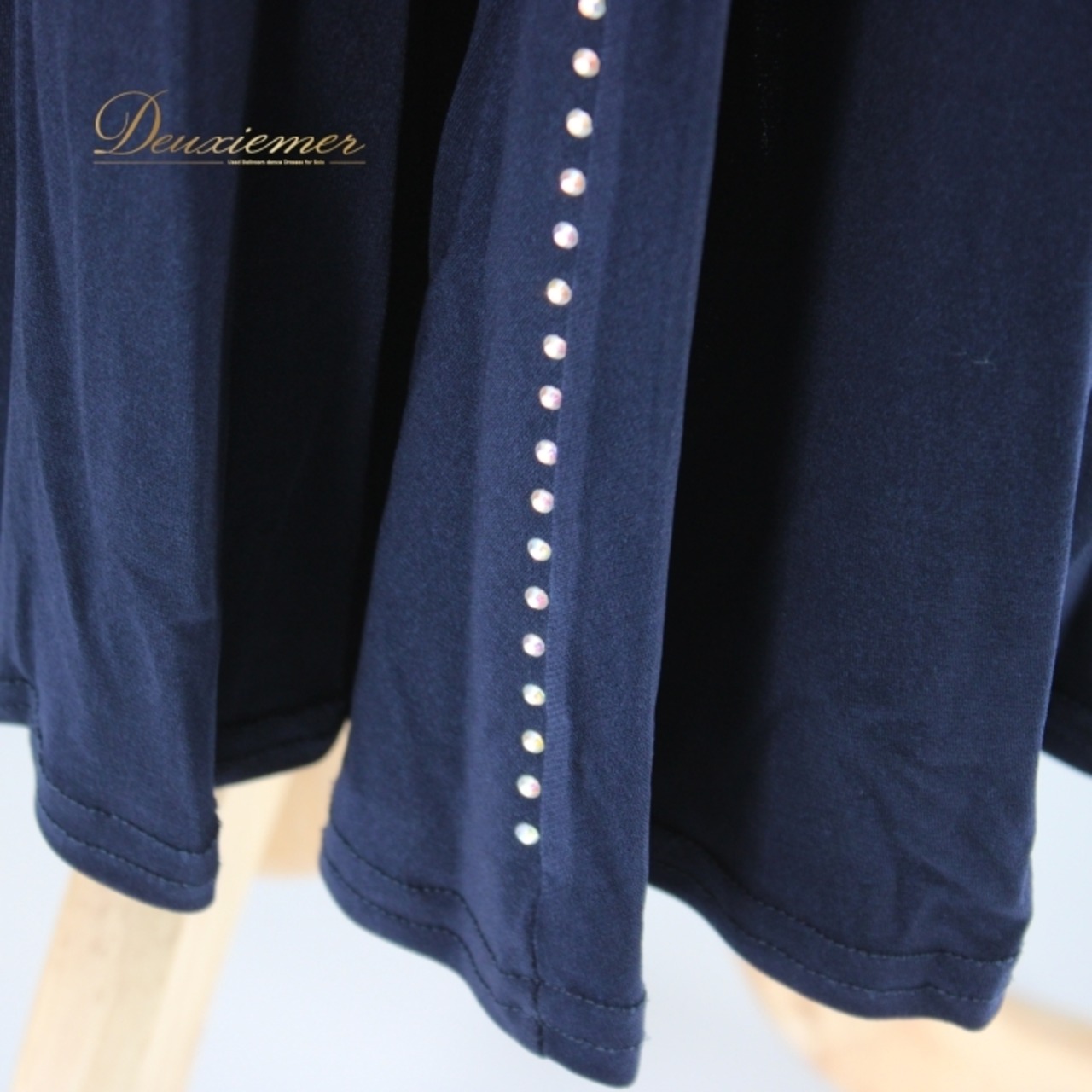 社交ダンス 衣装 スタンダード スカート レッスンウェア 女性用 オールシーズン ICHIOKU イチオク 紺 ネイビー系 ラインストーン 上品 エレガント スタイリッシュ ダンスウエア 自宅練習 競技用 スカート丈 伸縮性あり 軽量 生地 ポリエステル ラインストーン付き おしゃれ 講習会 着心地抜群 おすすめ