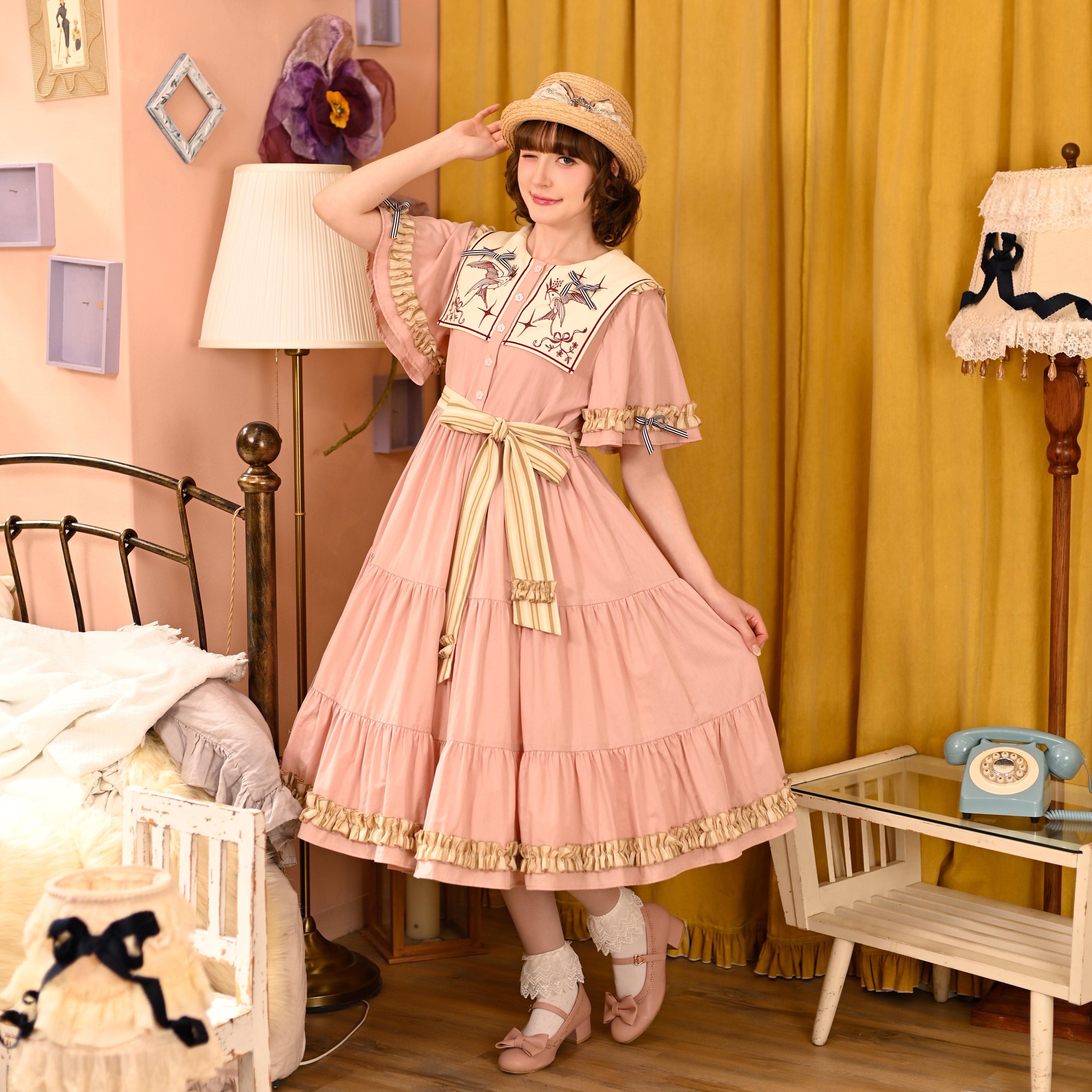 カナリアイエローにラインストーンが付いた社交ダンスのワンピースドレス✨新品フリー カナリアの唄 -soleil- スクエアカラーワンピース | HoshibakoWorks