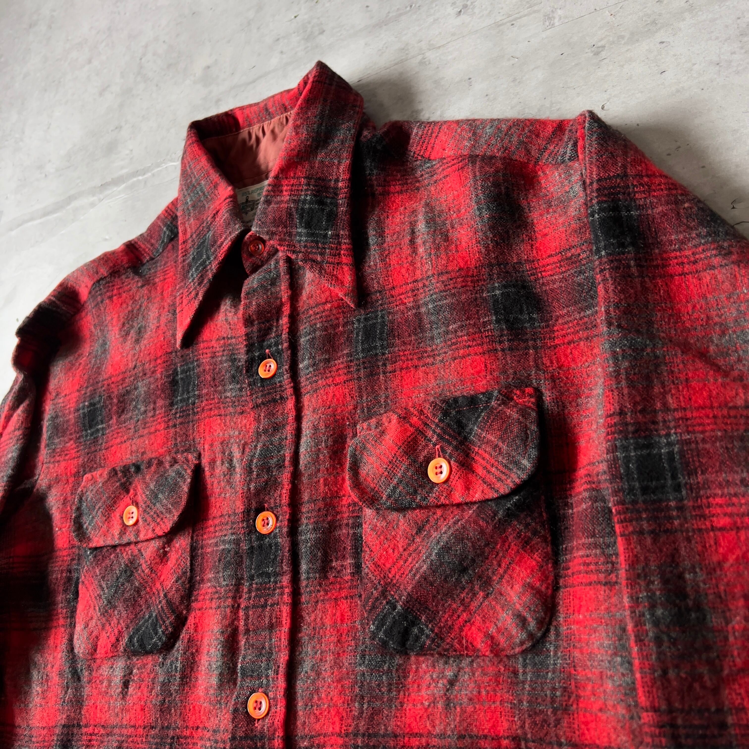 70s “K-mart” red × black ombre check pattern box silhouette 70s “K-mart” red × black ombre check pattern box silhouette