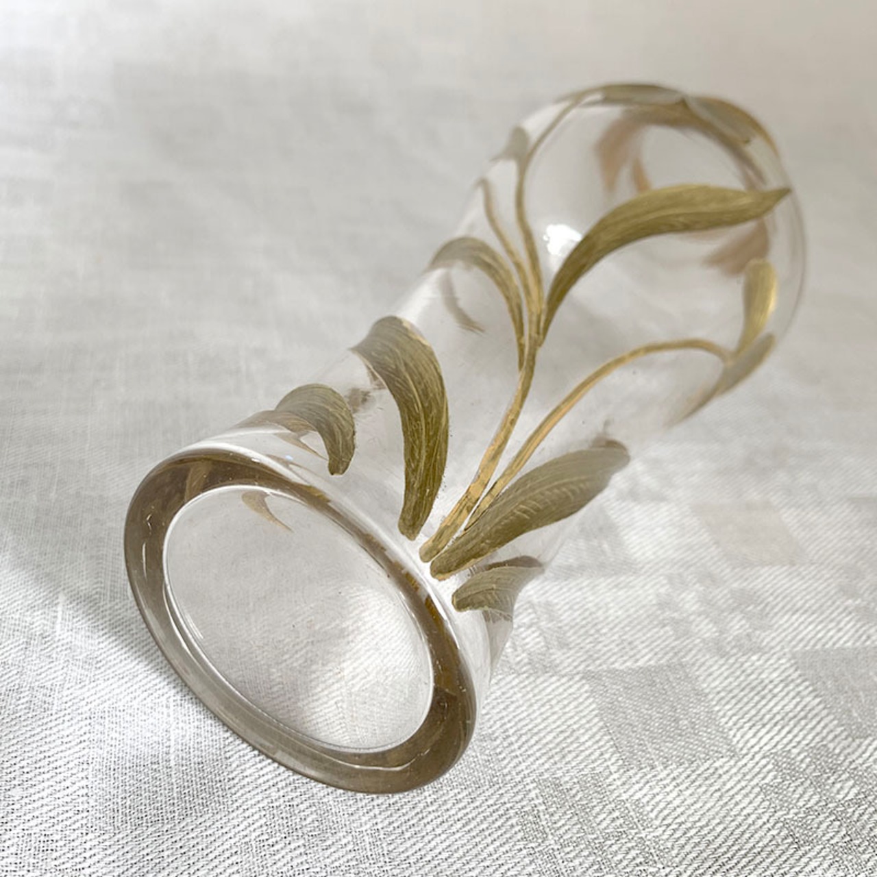 フラワーベース　花瓶　アンティークガラスウェア　アールヌーヴォー　金彩植物 17otb5