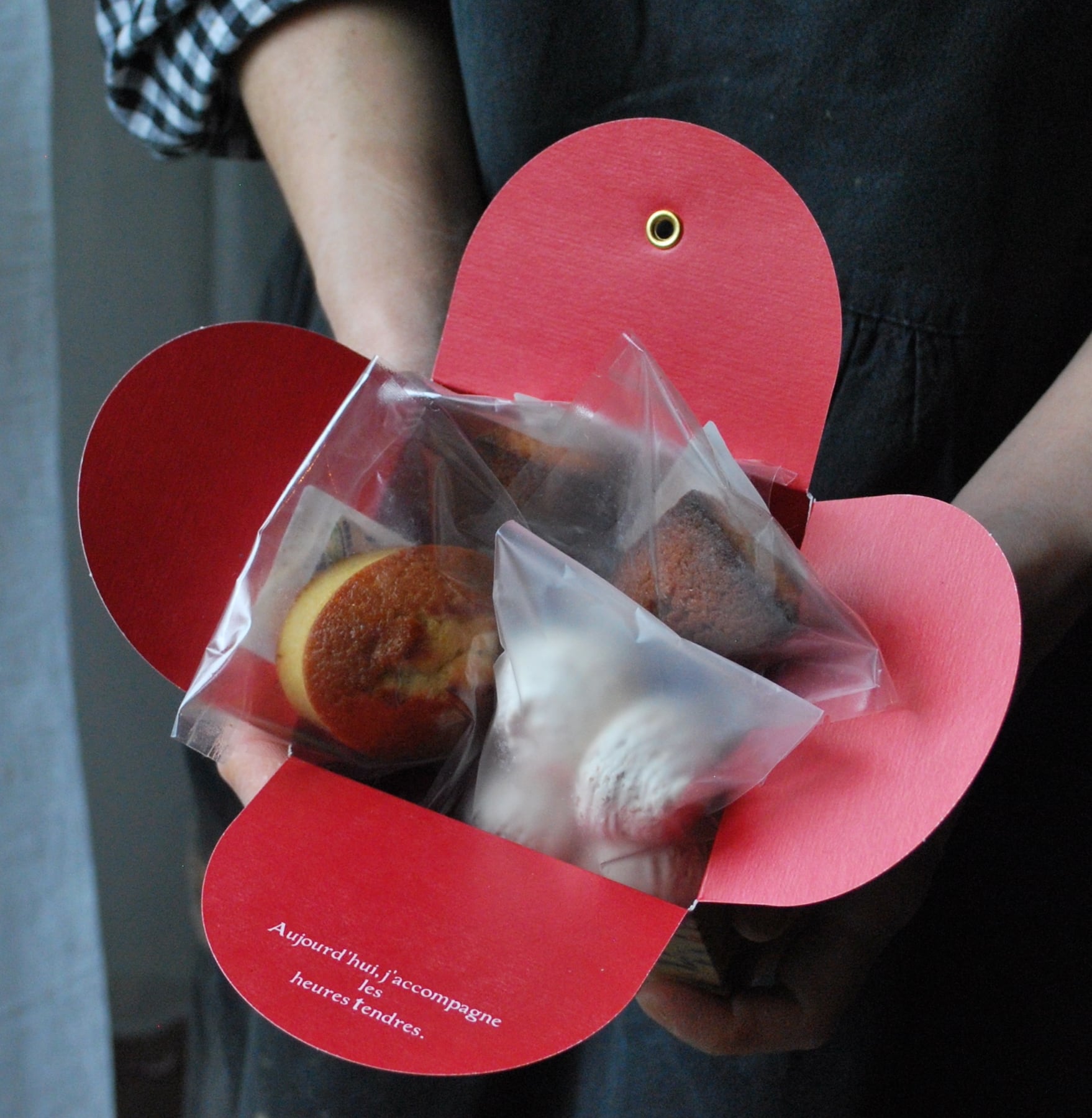 <発送ご希望用> Mother's day メリメロのお菓子箱 M / 喫茶メリメロ