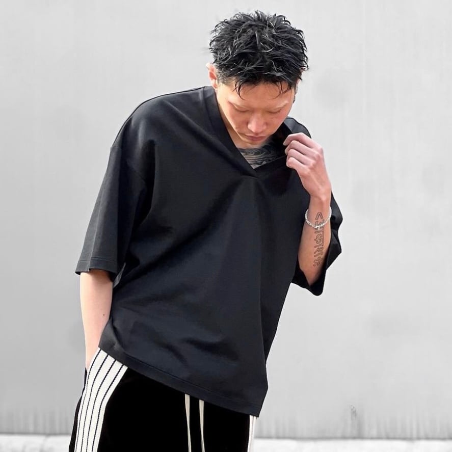 人気 ☆FEAROFGOD☆ V-NECK T-SHIRT INK - 24SS FEAR OF GOD】Milano V-neck Tee | AYIN