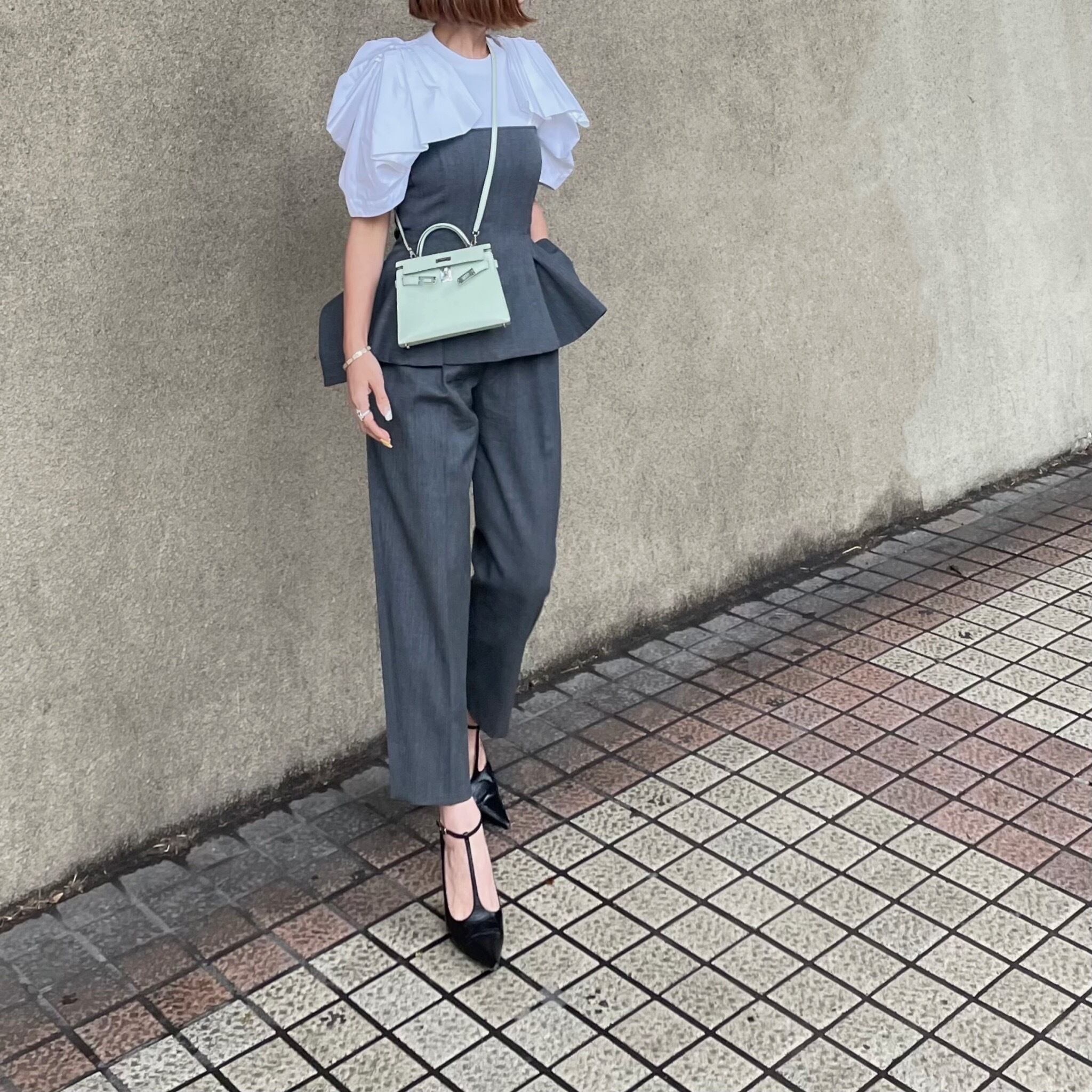 クロップドテーパードパンツ Louis グレー | Cygne 