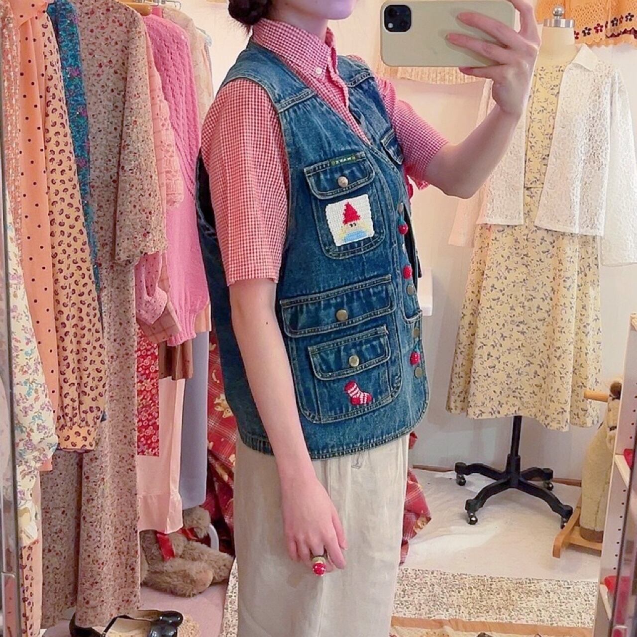 remake ✂︎ strawberry button denim vest